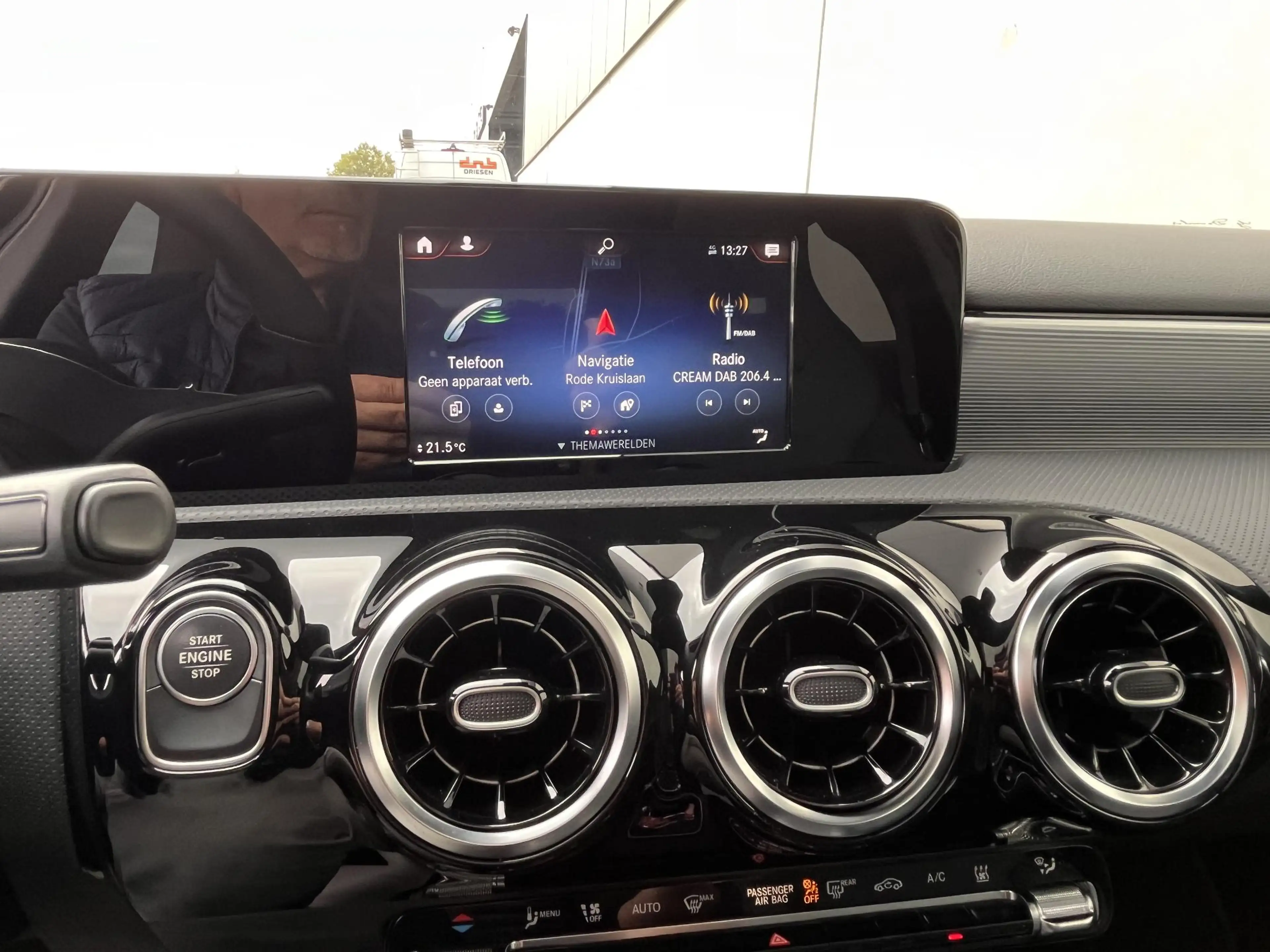 Mercedes-Benz A 250 e Business Line met pano — photo 15