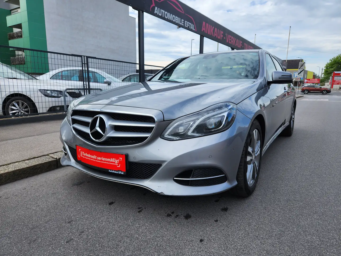 Mercedes-Benz E 220 CDI Avantgarde Aut.*NAVI*LED*SITZHZG*F1*KREDIT*MFL Grau - 1