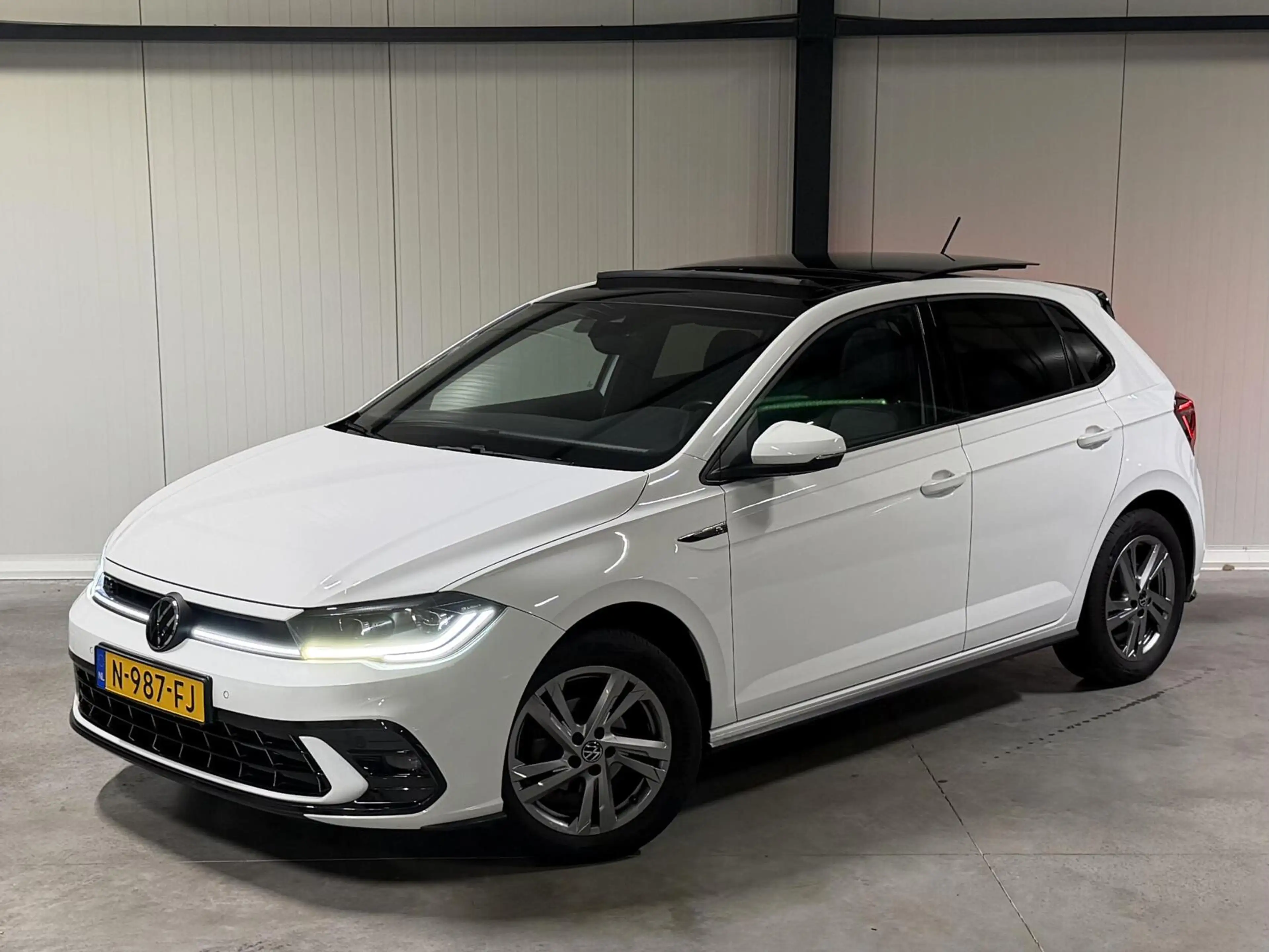 Volkswagen Polo 1.0 TSI R-Line Pano Virtual Sfeer IQ Light — photo 5