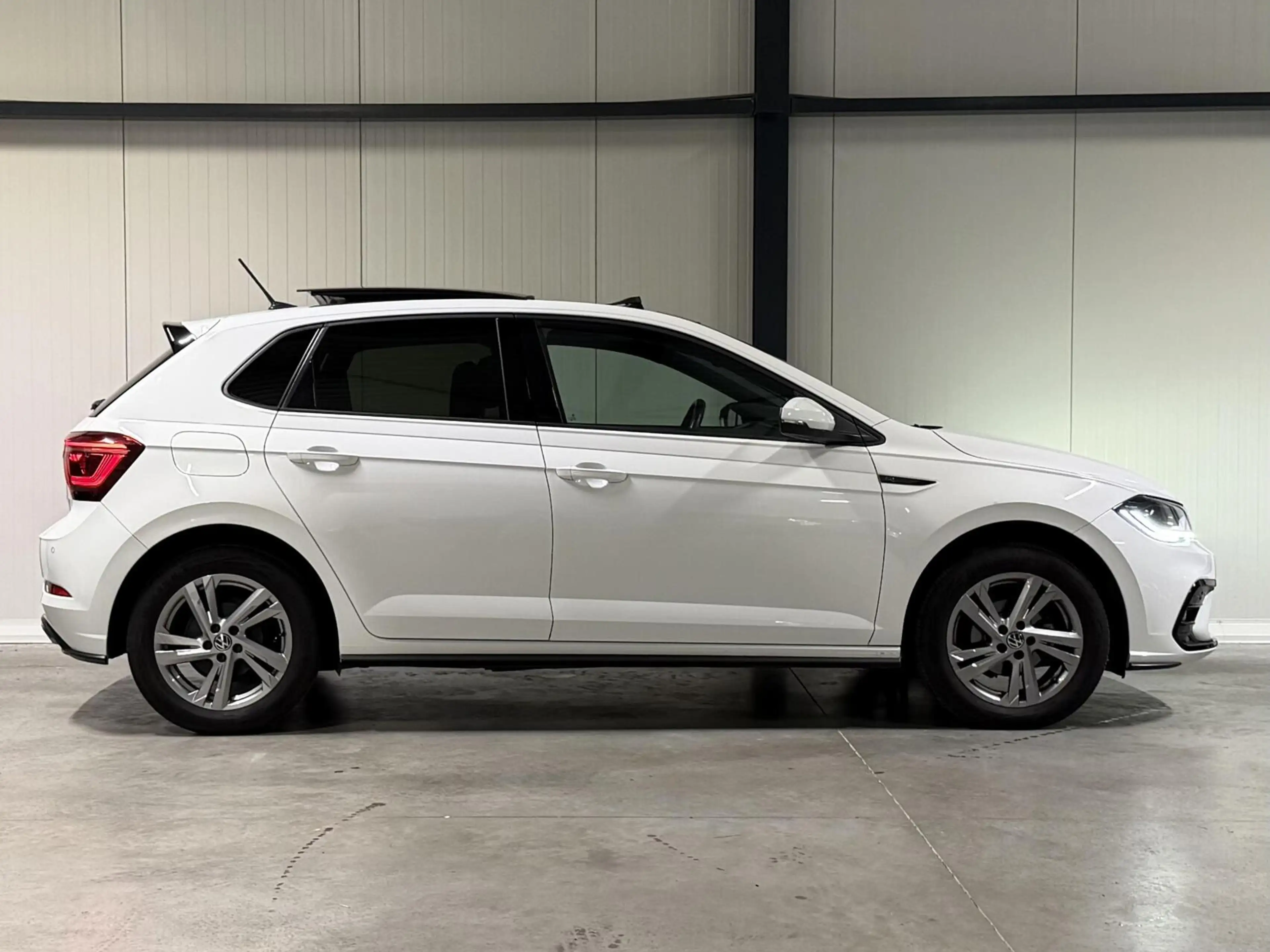 Volkswagen Polo 1.0 TSI R-Line Pano Virtual Sfeer IQ Light — photo 11
