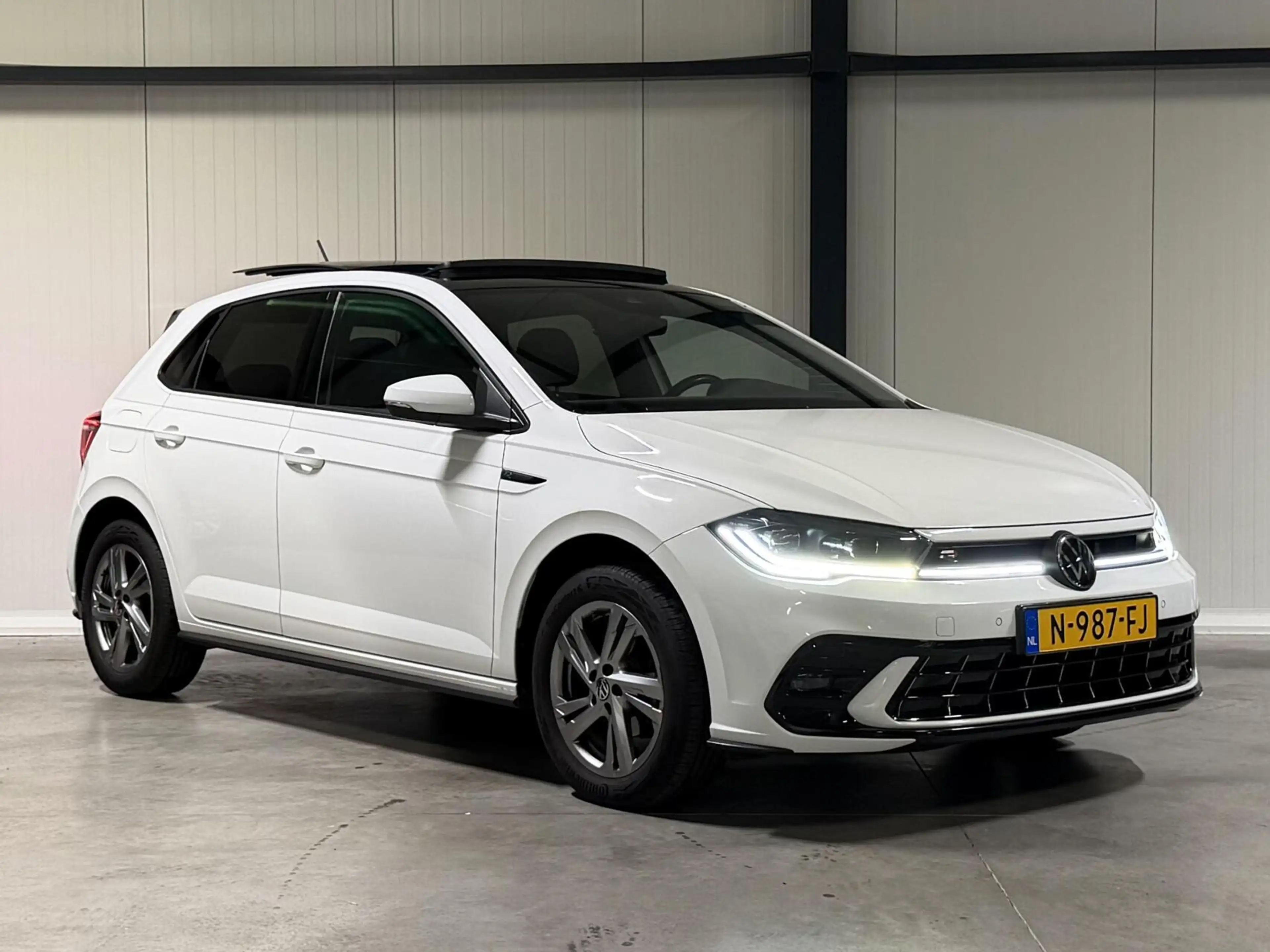 Volkswagen Polo 1.0 TSI R-Line Pano Virtual Sfeer IQ Light — photo 10