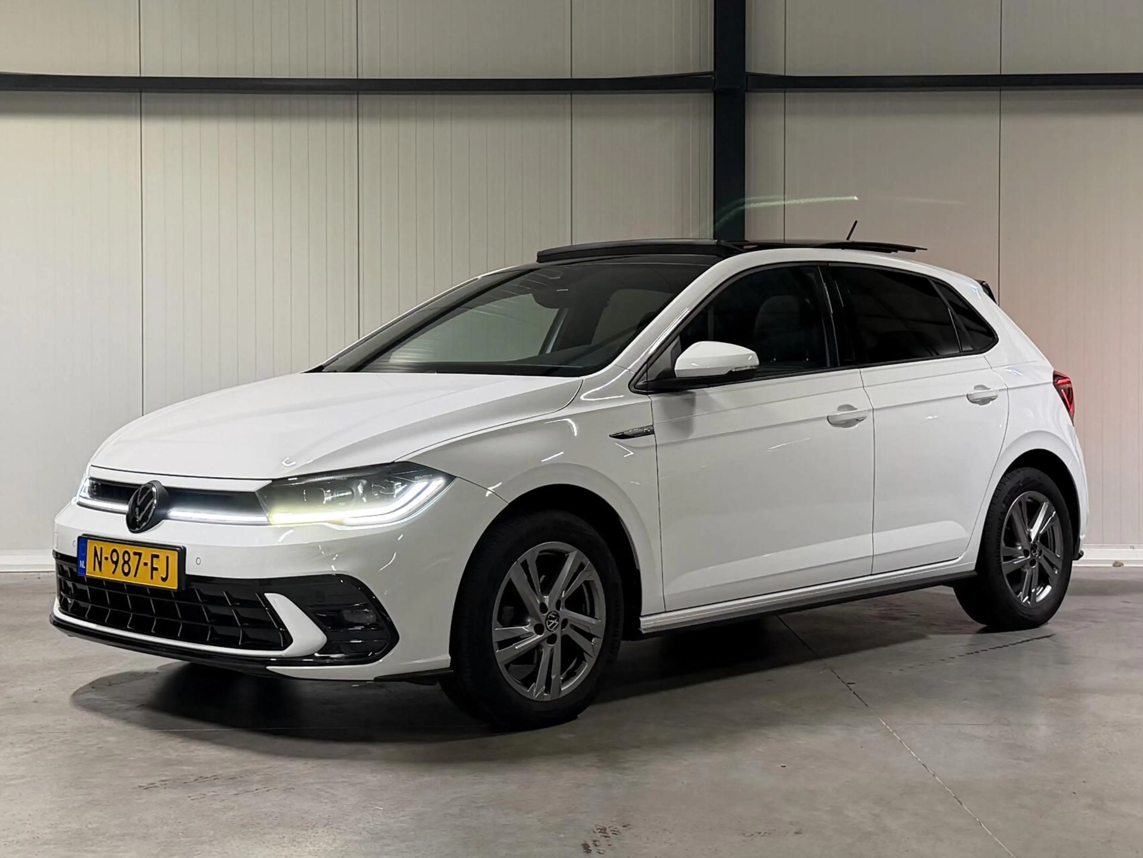 Volkswagen Polo 1.0 TSI R-Line Pano Virtual Sfeer IQ Light — photo 9