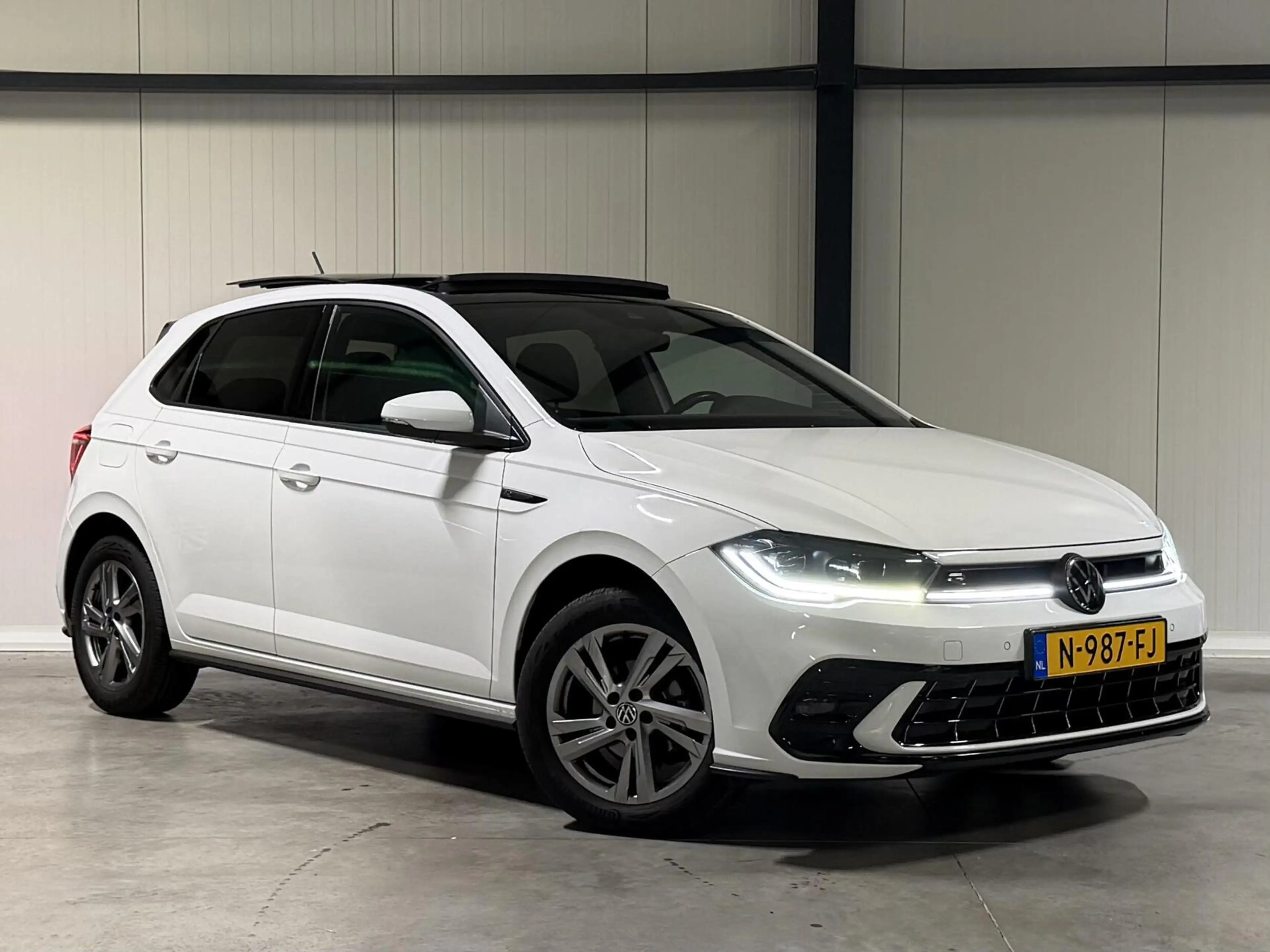 Volkswagen Polo 1.0 TSI R-Line Pano Virtual Sfeer IQ Light — photo 6