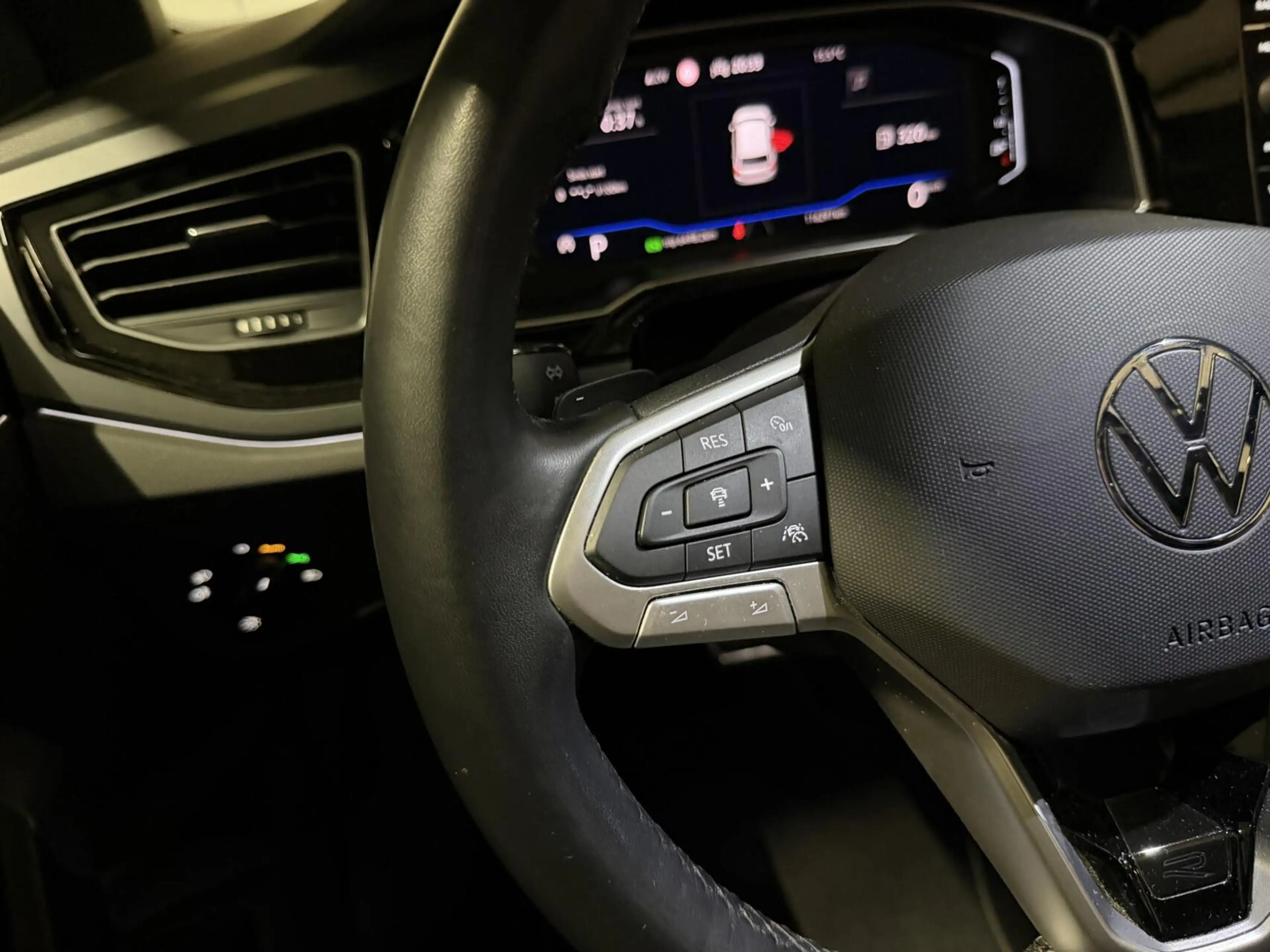Volkswagen Polo 1.0 TSI R-Line Pano Virtual Sfeer IQ Light — photo 16