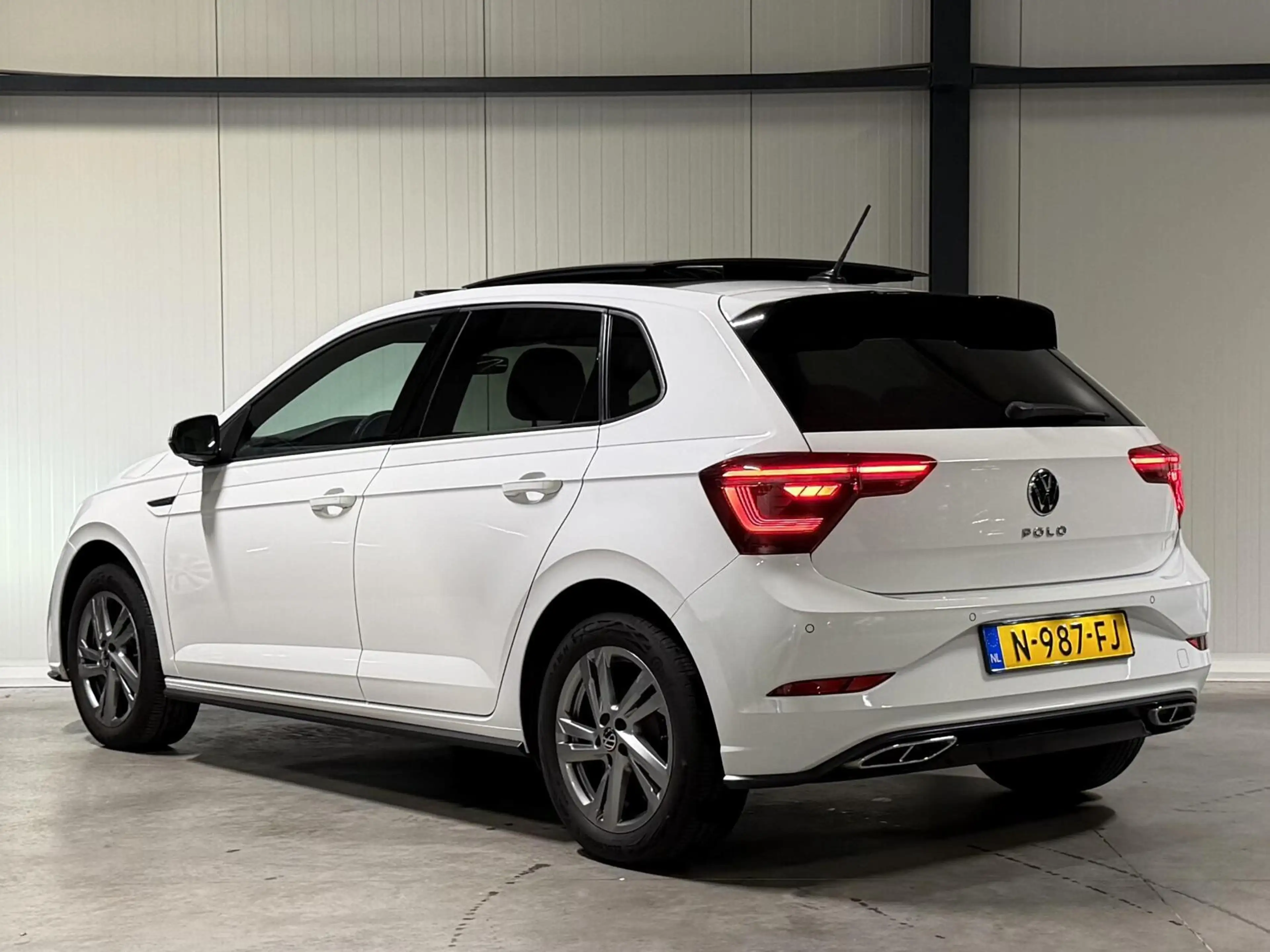 Volkswagen Polo 1.0 TSI R-Line Pano Virtual Sfeer IQ Light — photo 21