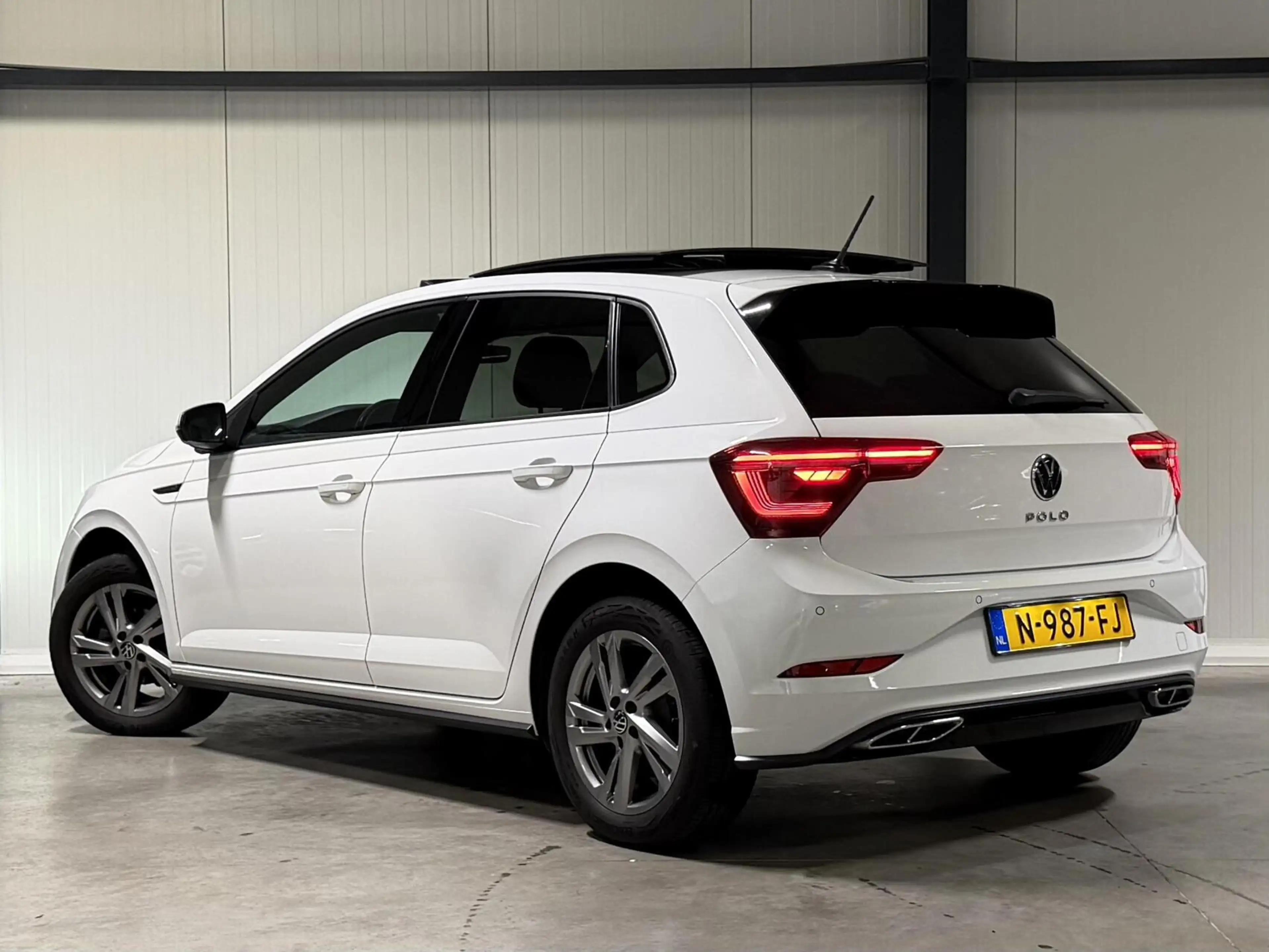 Volkswagen Polo 1.0 TSI R-Line Pano Virtual Sfeer IQ Light — photo 4