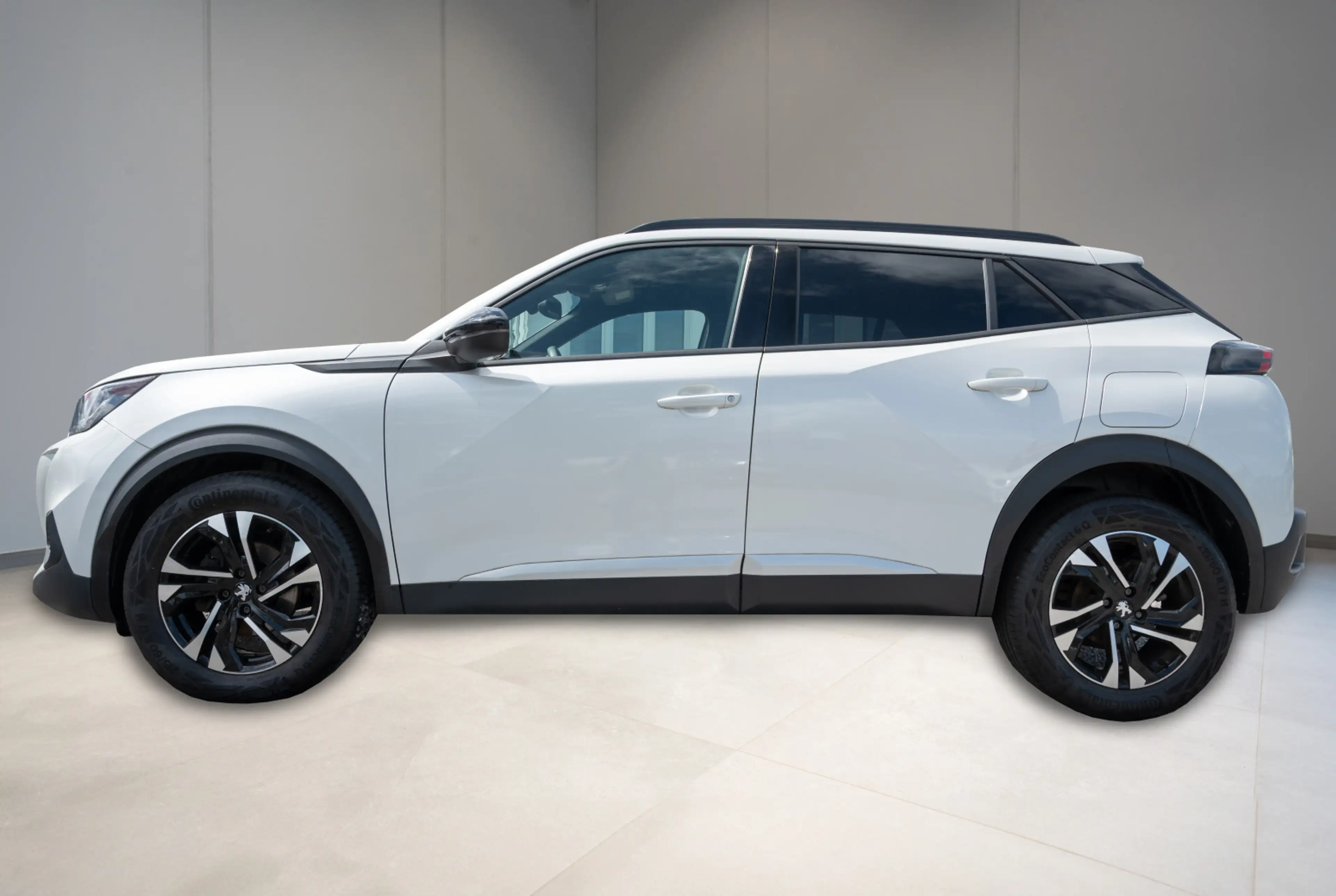 Peugeot 2008 Allure 1.2 PureTech 130 EAT8 *MIRROR SCREEN*180°KAMERA* — photo 5