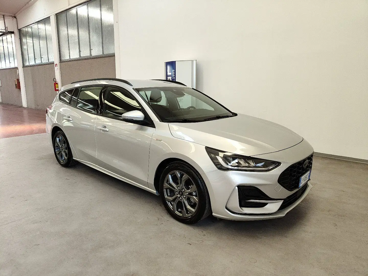 Ford Focus 1.0 EcoBoost Hybrid 125 CV PowerShift SW ST-Line Grigio - 2