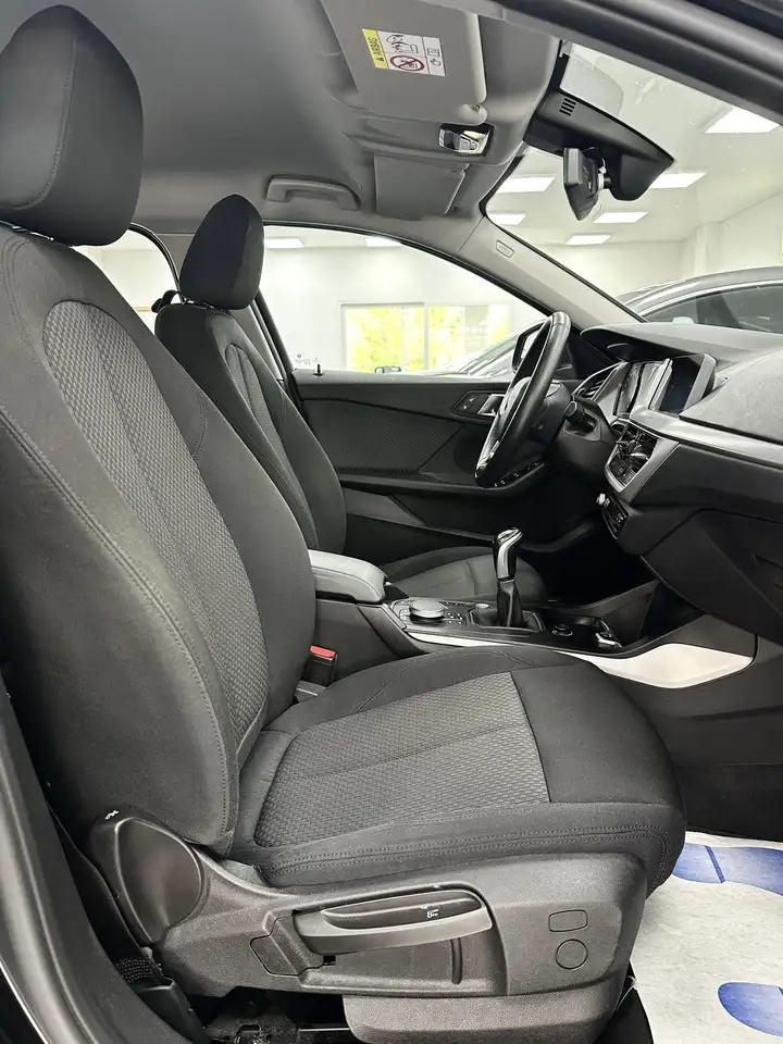 BMW 116 Citadine 5 portes — photo 9 sur 17
