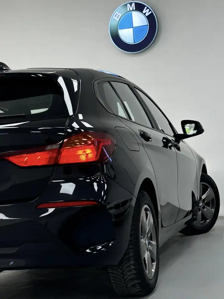 BMW 116 Citadine 5 portes — photo 16 sur 17