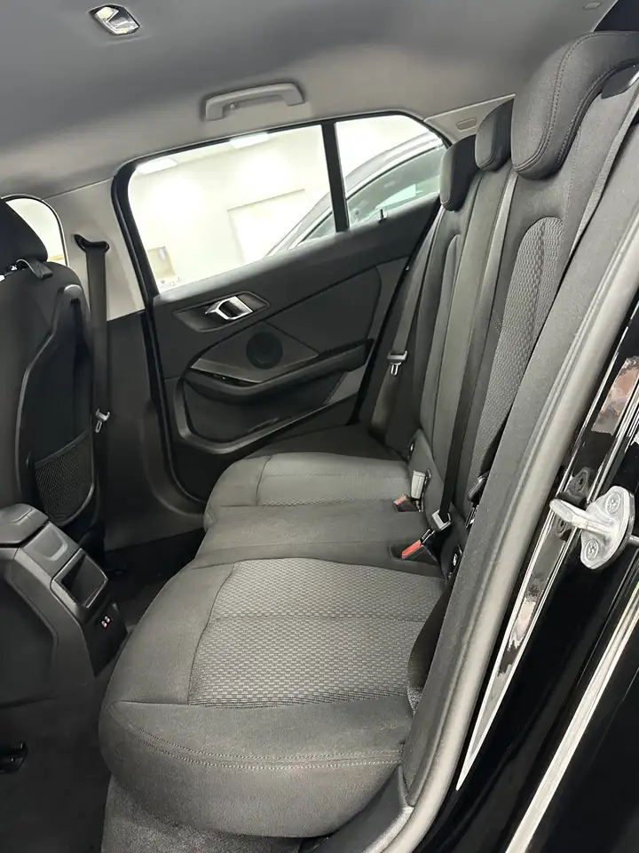 BMW 116 Citadine 5 portes — photo 12 sur 17