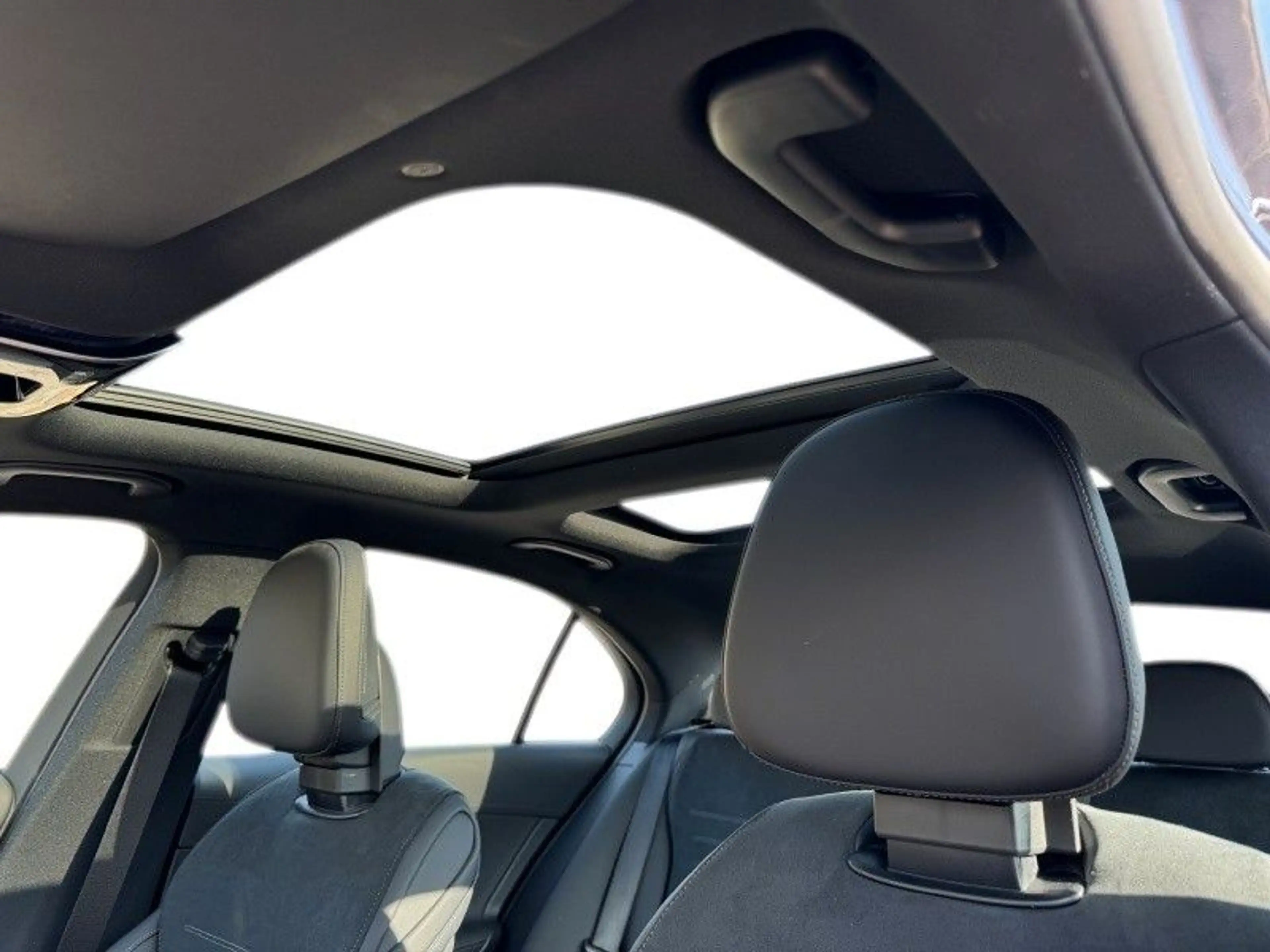 Mercedes-Benz C 300 d 4Matic — photo 9