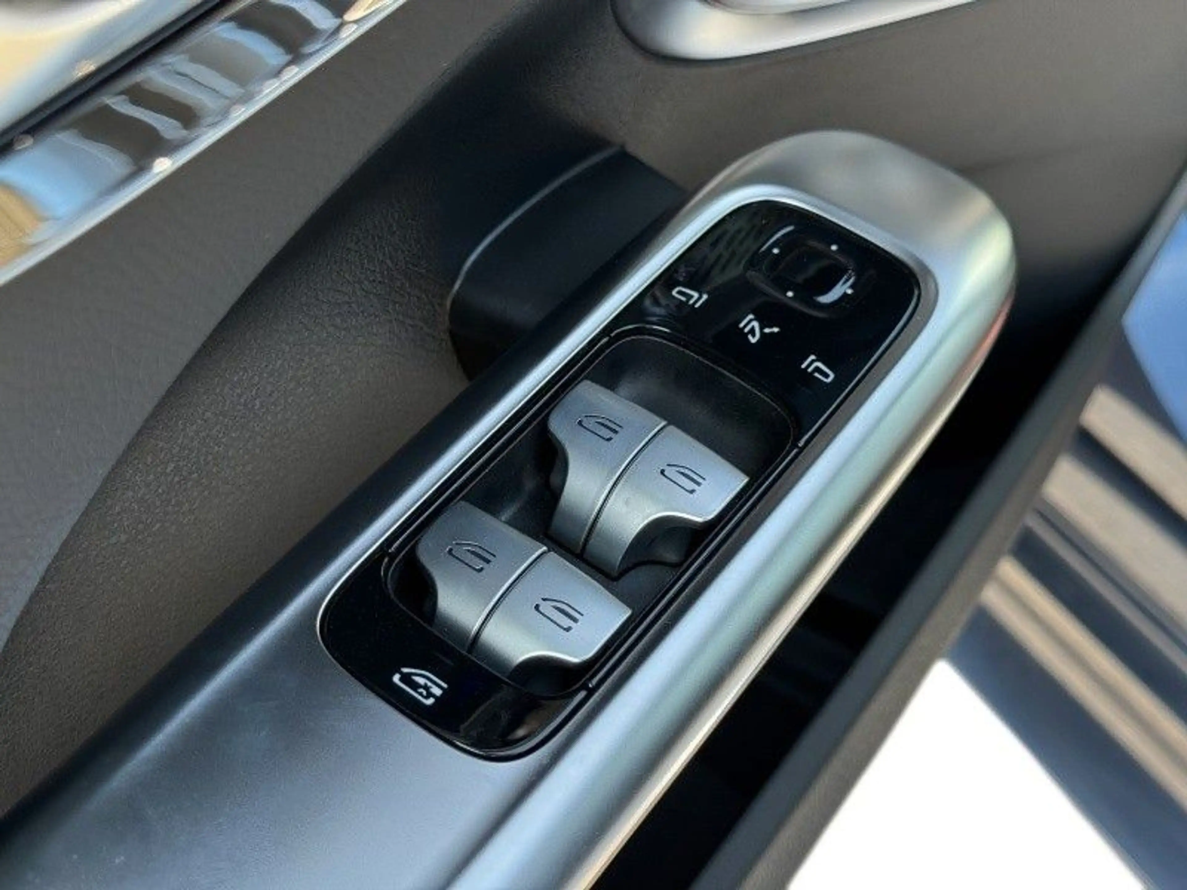 Mercedes-Benz C 300 d 4Matic — photo 20