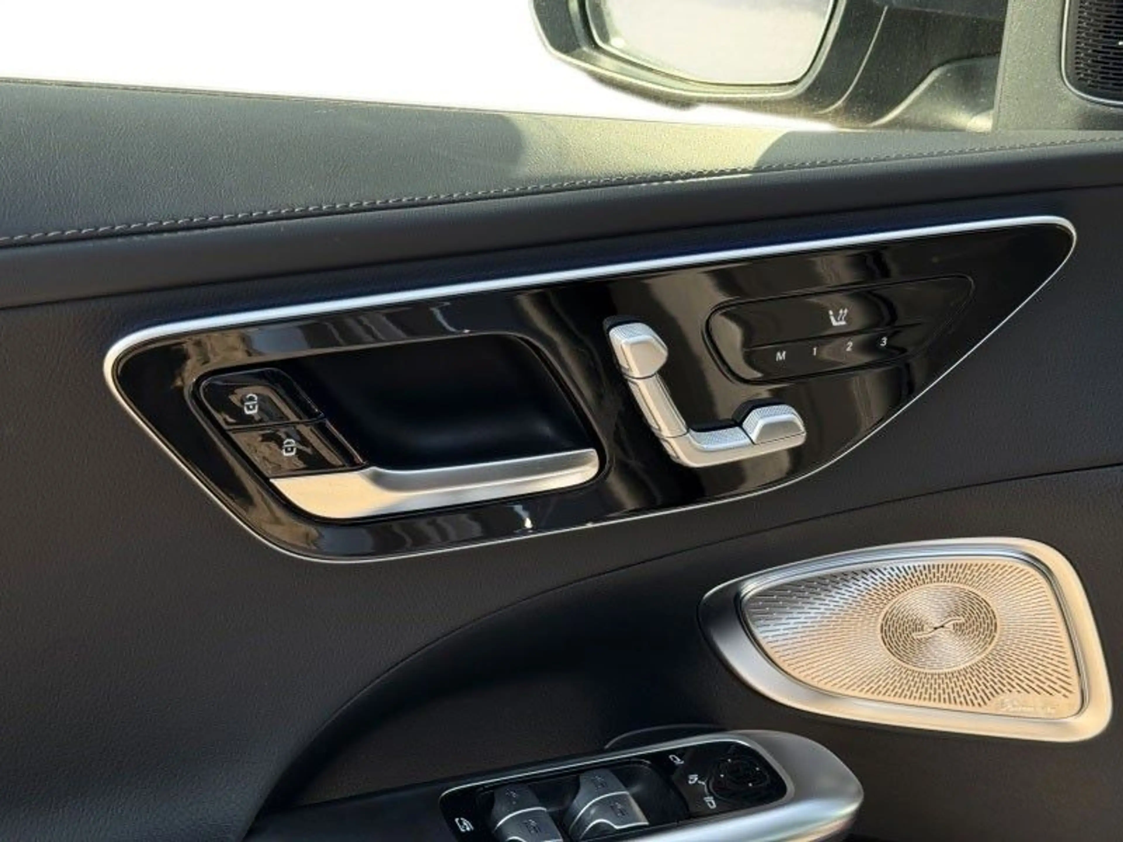 Mercedes-Benz C 300 d 4Matic — photo 21