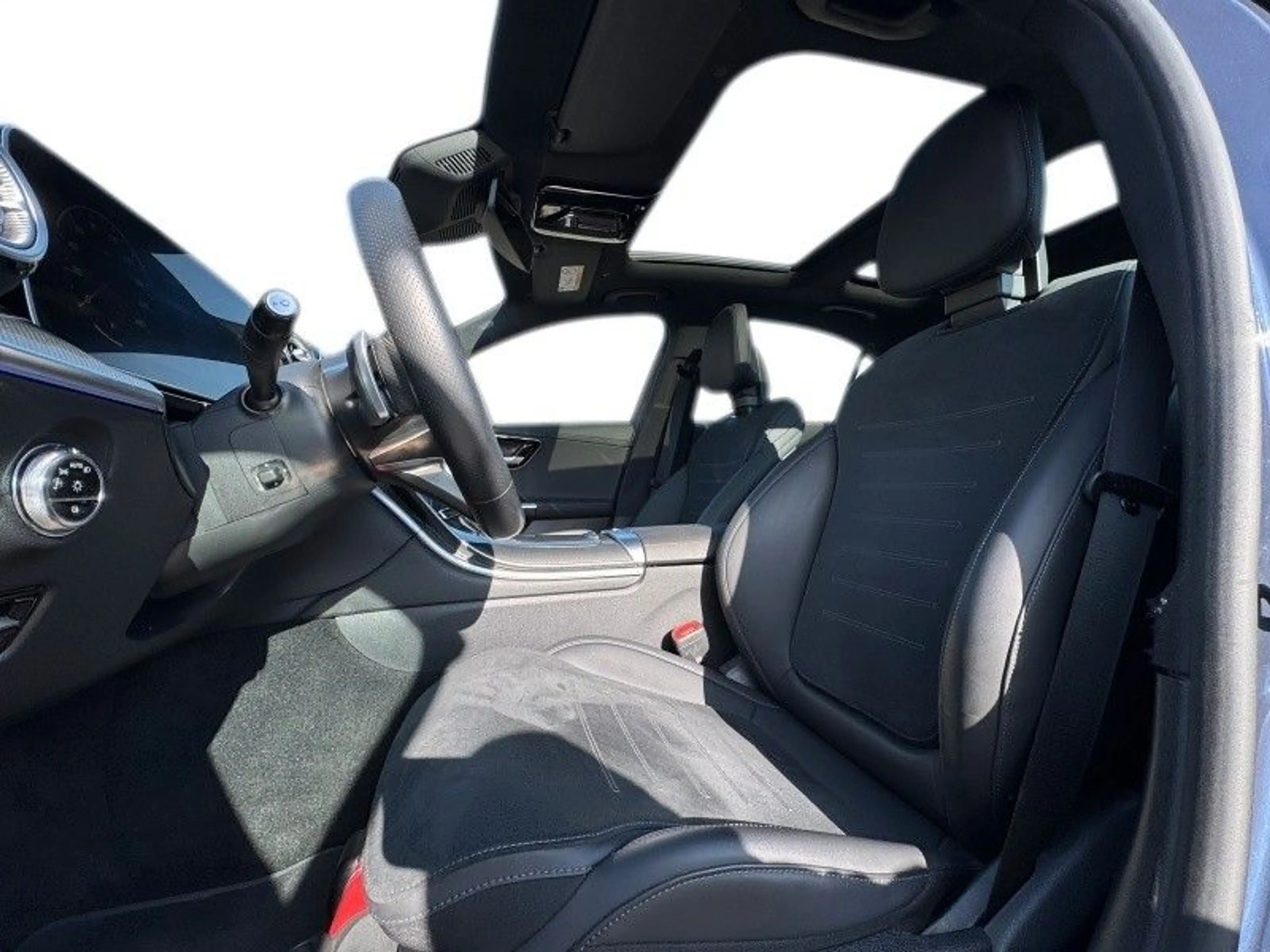 Mercedes-Benz C 300 d 4Matic — photo 23