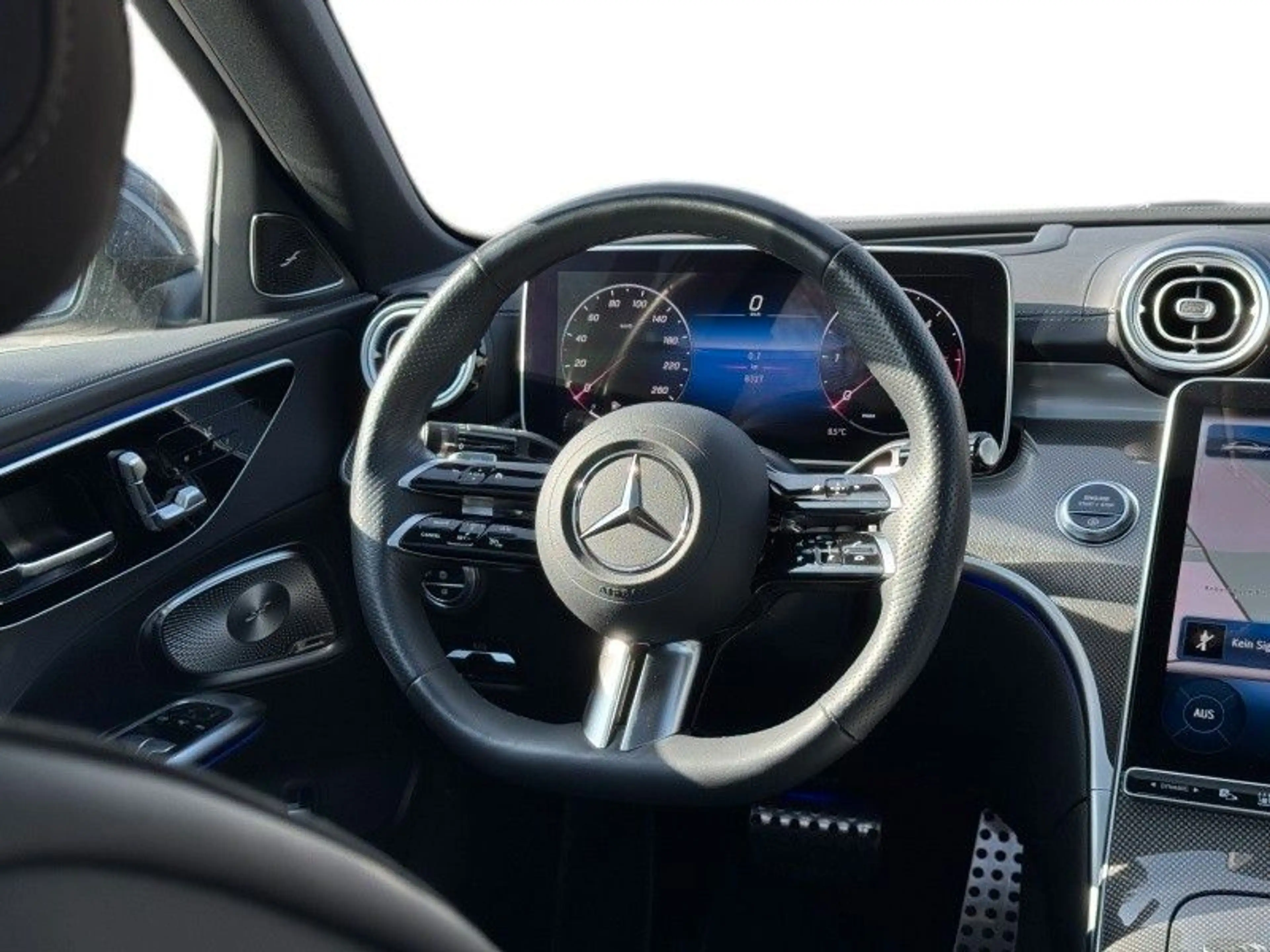 Mercedes-Benz C 300 d 4Matic — photo 11