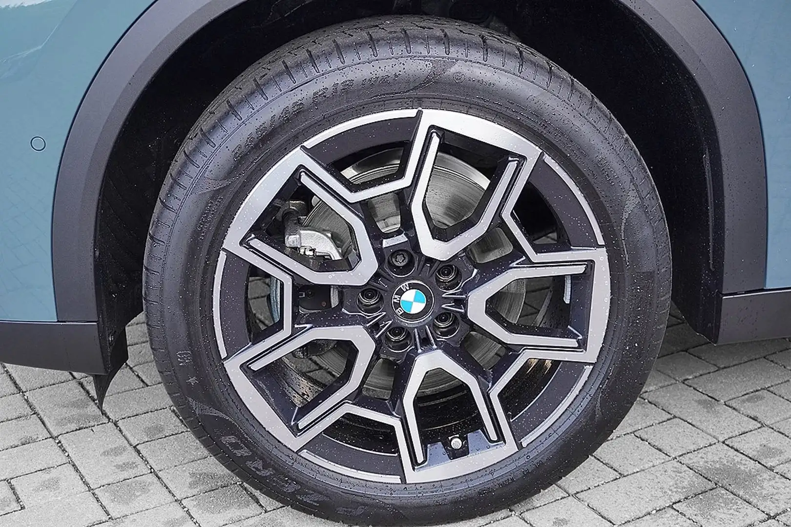 BMW X2 sDrive20i AHK Navi Kamera DrivingAssistant DAB Sit Grün - 2