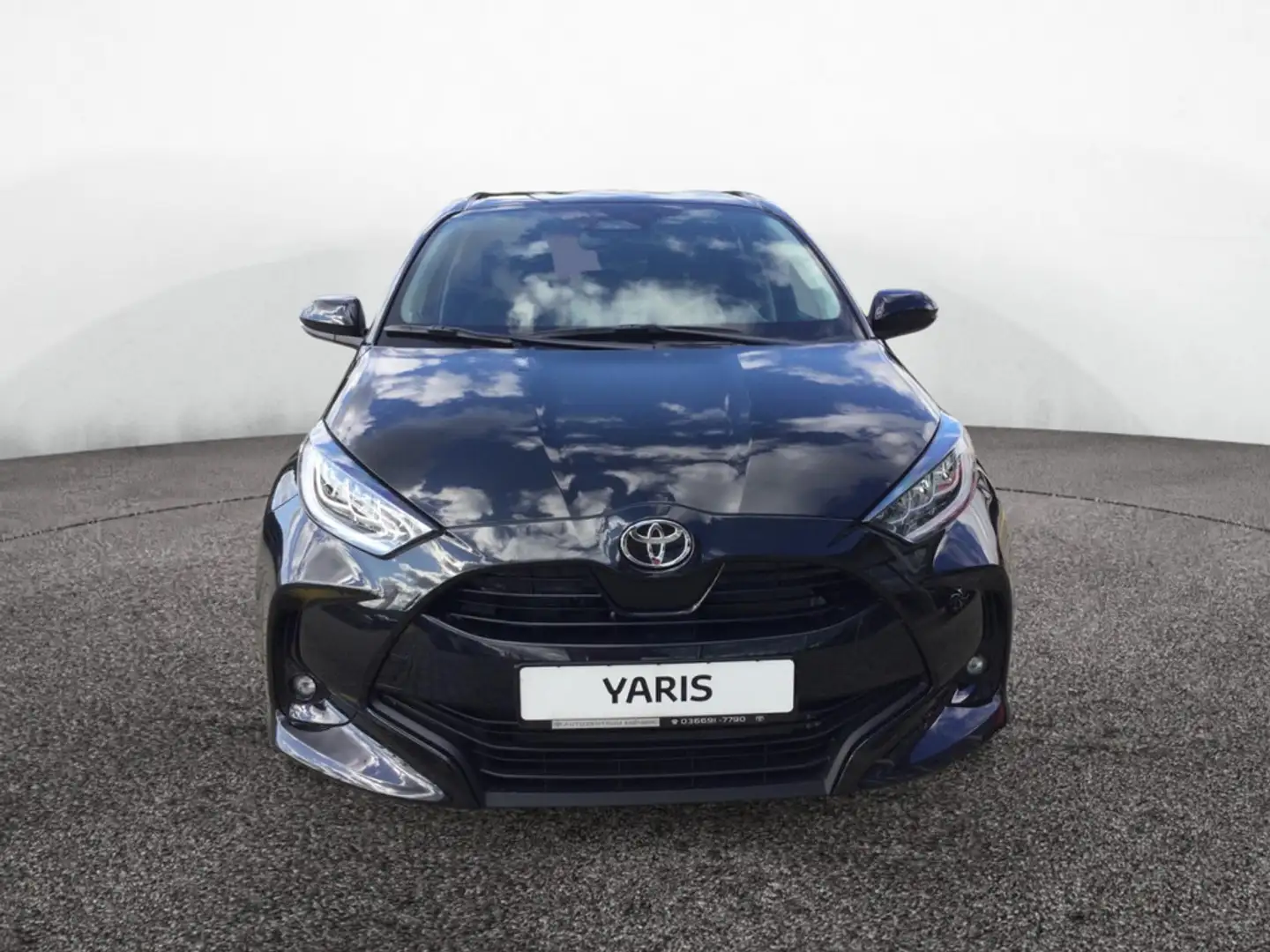 Toyota Yaris 1.5 Hybrid Team Deutschland SHZ ACC LED Noir - 2