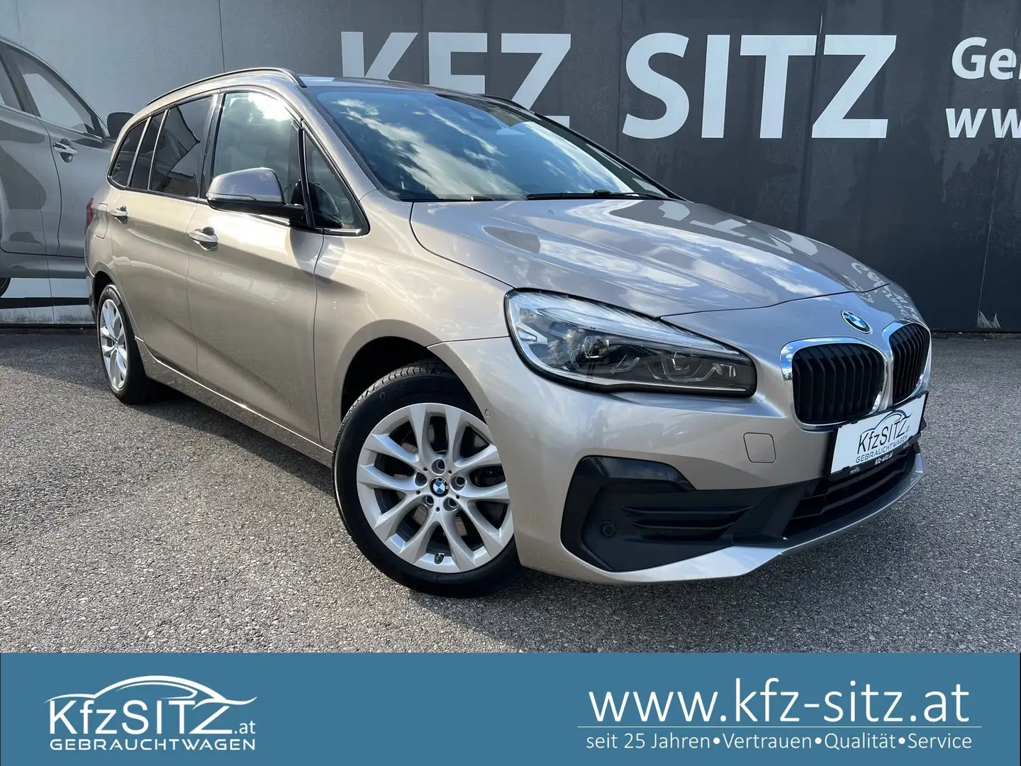 BMW 218 d Gran Tourer Aut. Silber - 1