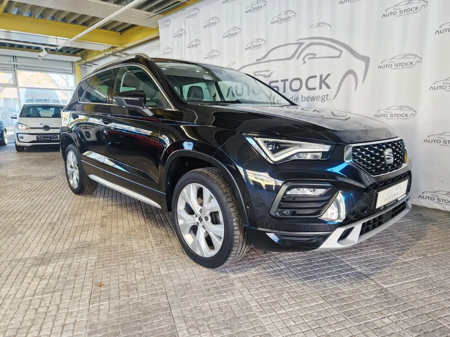 SEAT Ateca 2.0 TDI DSG Xperience LED Navi ACC PDC AHK Schwarz - 1