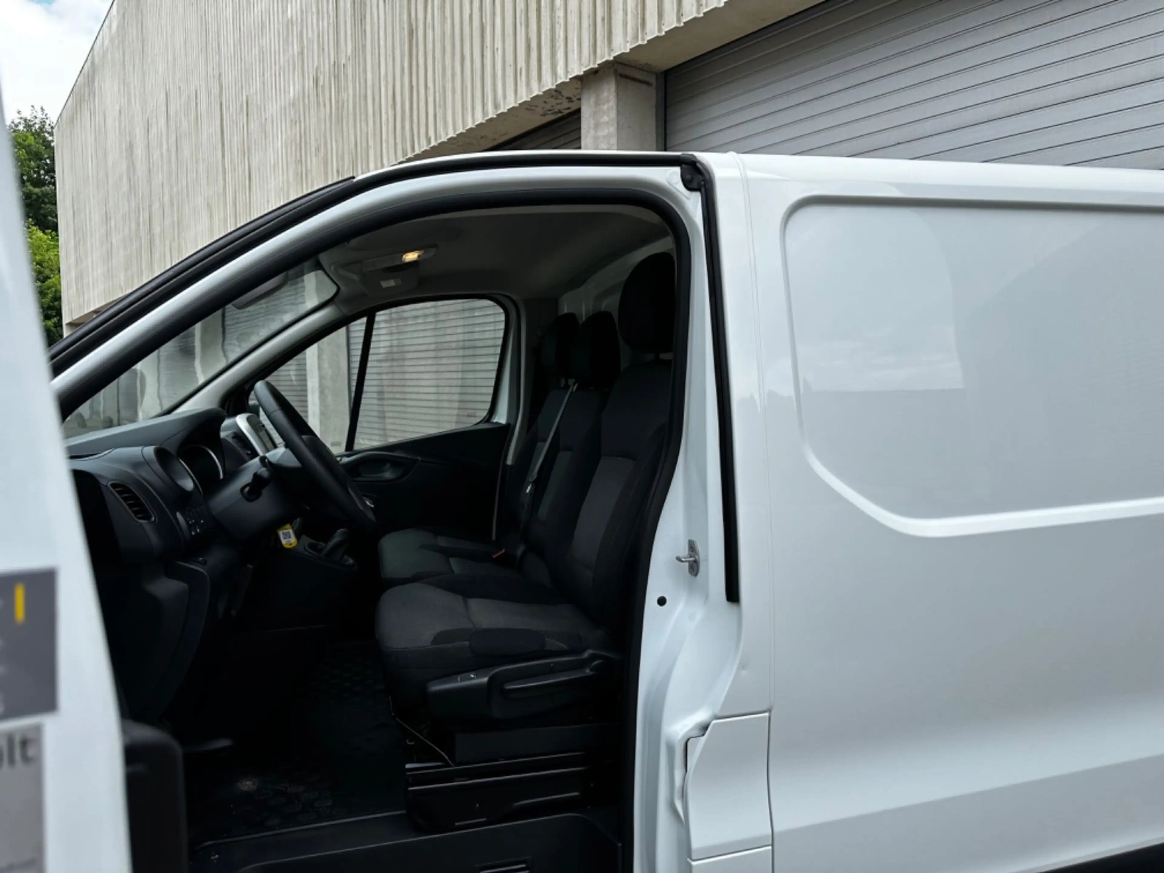 Renault Trafic 2.0DCi Kasten L2H1 3,0t*Navi*Klima*LED — photo 7
