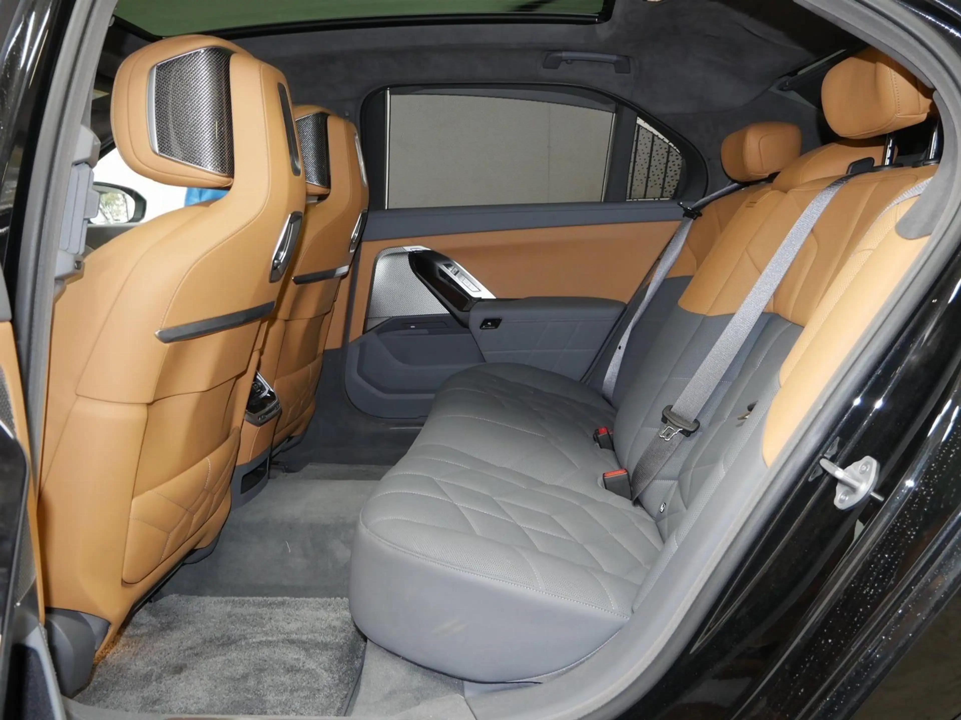 BMW 750 e xDrive |Automatiktüren |Sky Lounge |M Sportpaket — photo 7