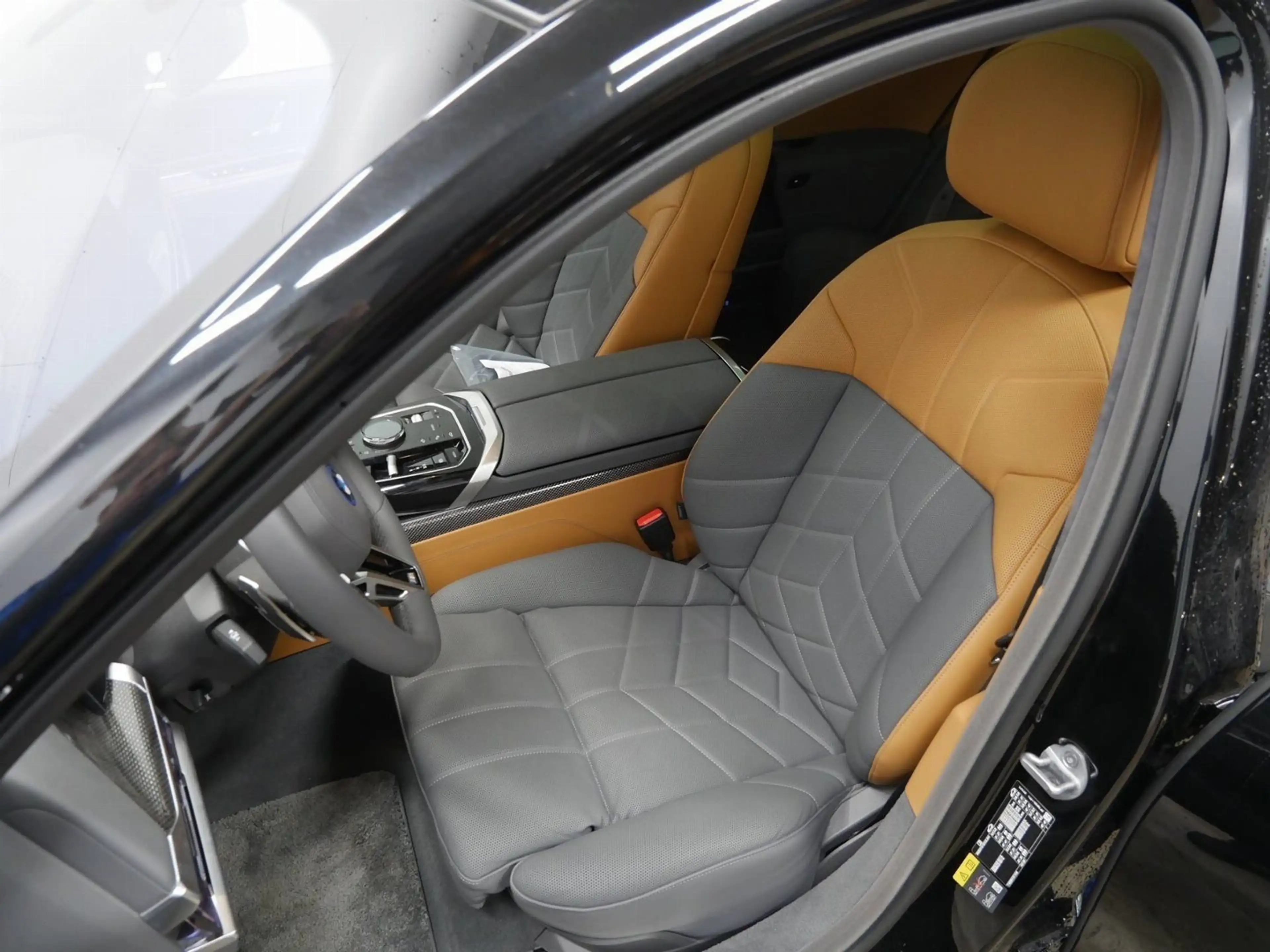 BMW 750 e xDrive |Automatiktüren |Sky Lounge |M Sportpaket — photo 4