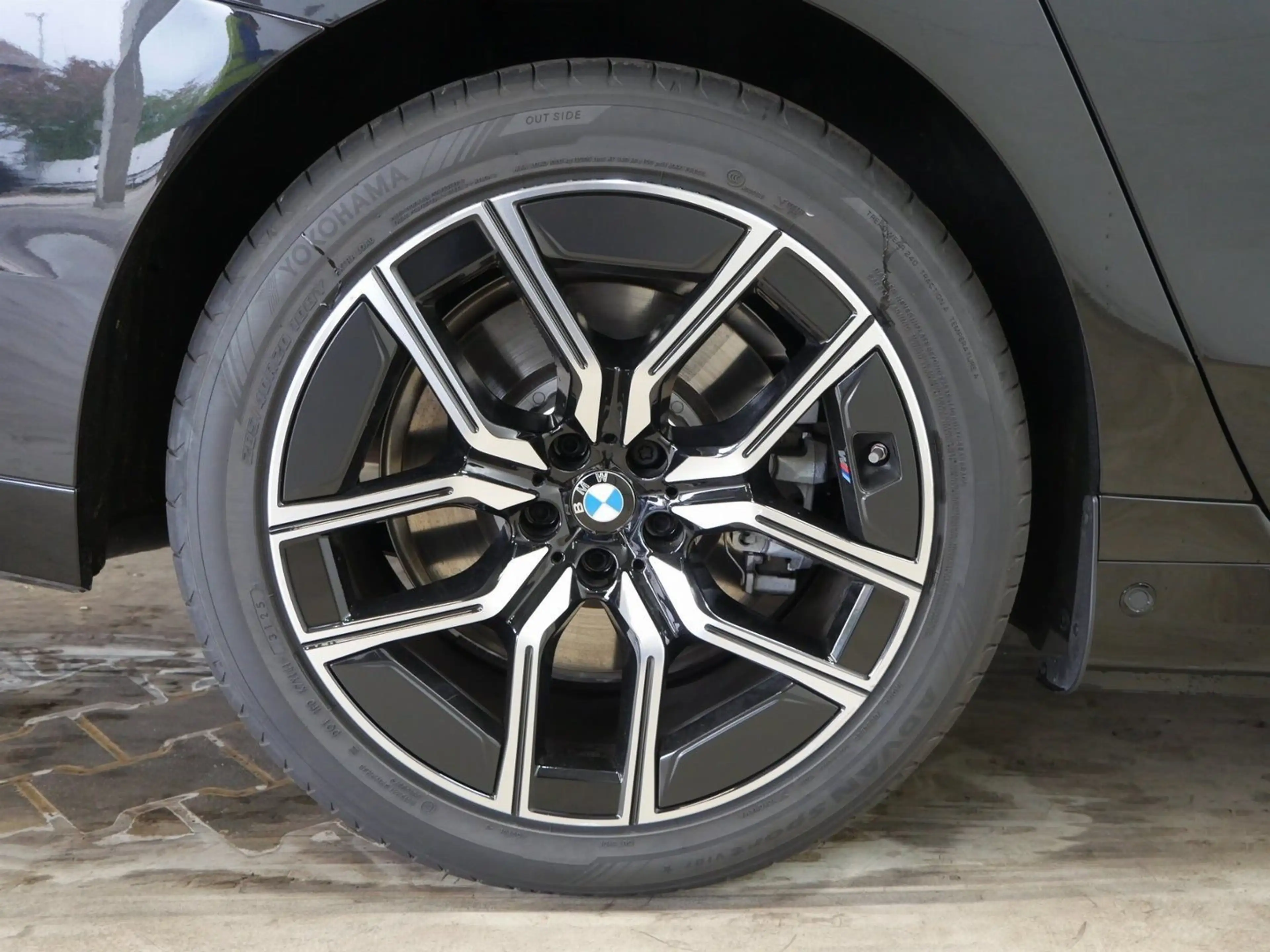 BMW 750 e xDrive |Automatiktüren |Sky Lounge |M Sportpaket — photo 3