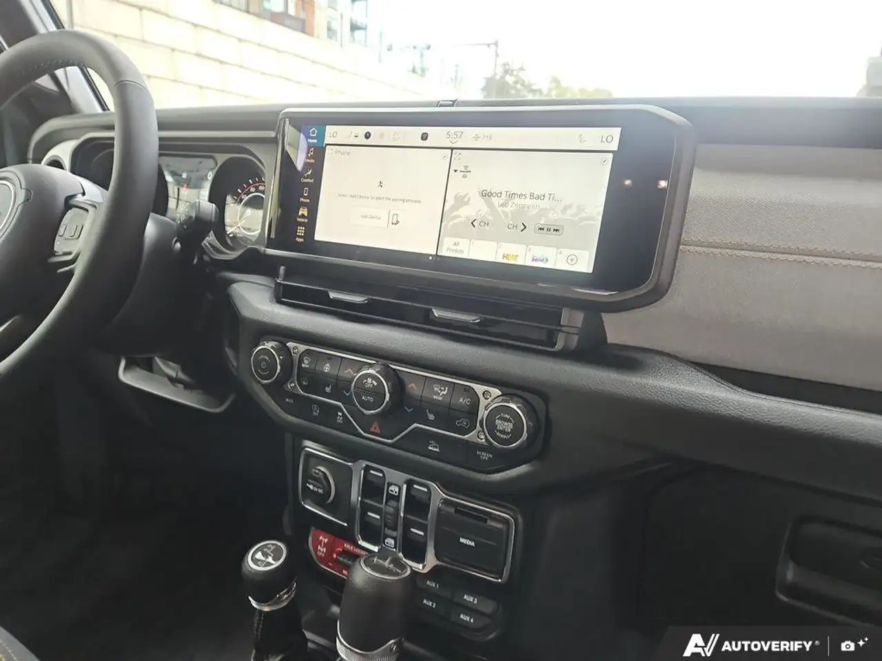 Jeep Gladiator photo Jeep Gladiator