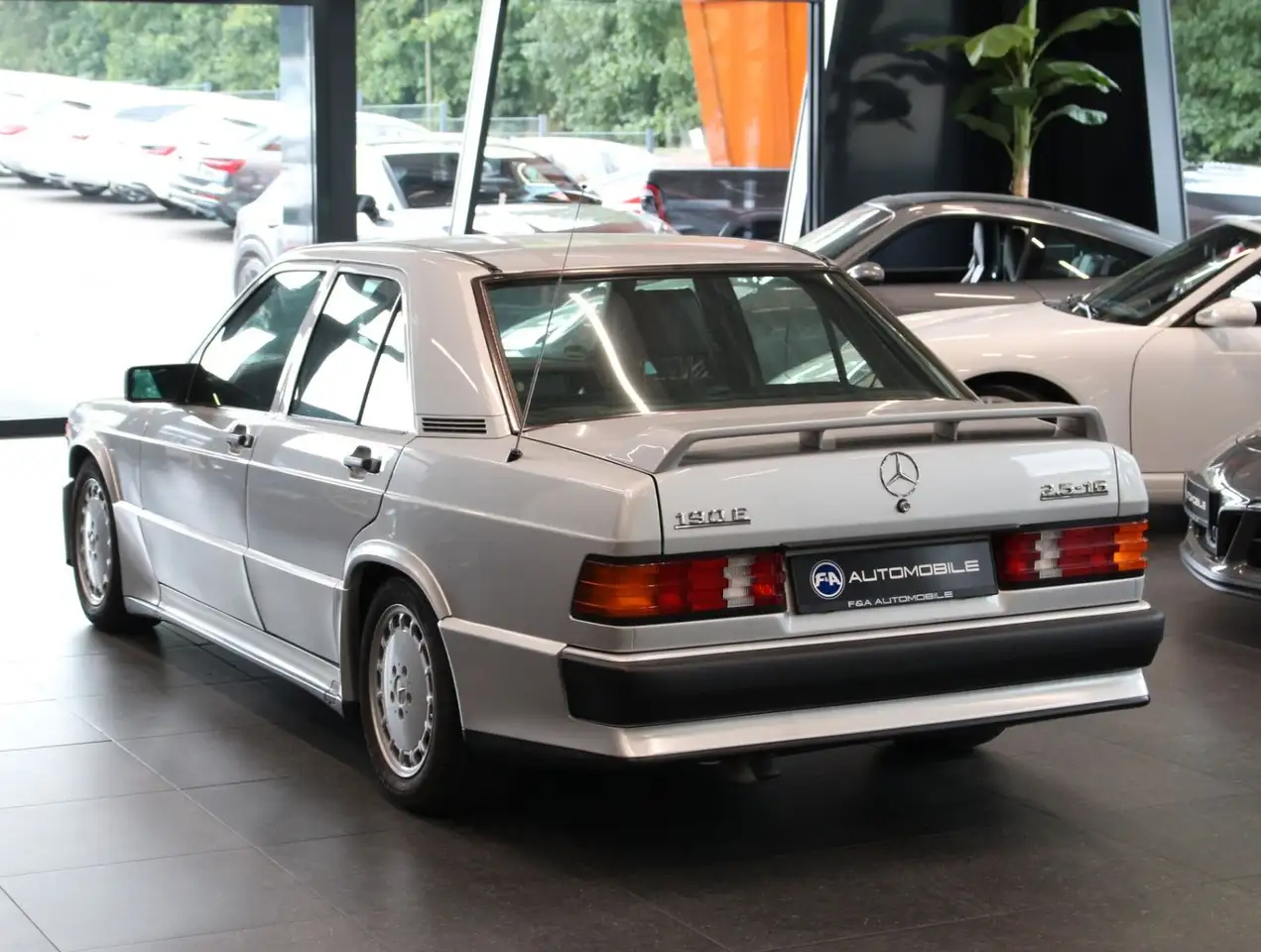 Mercedes-Benz 190 2.5 16V*1.Hand *Sammlerzustand, foto 4