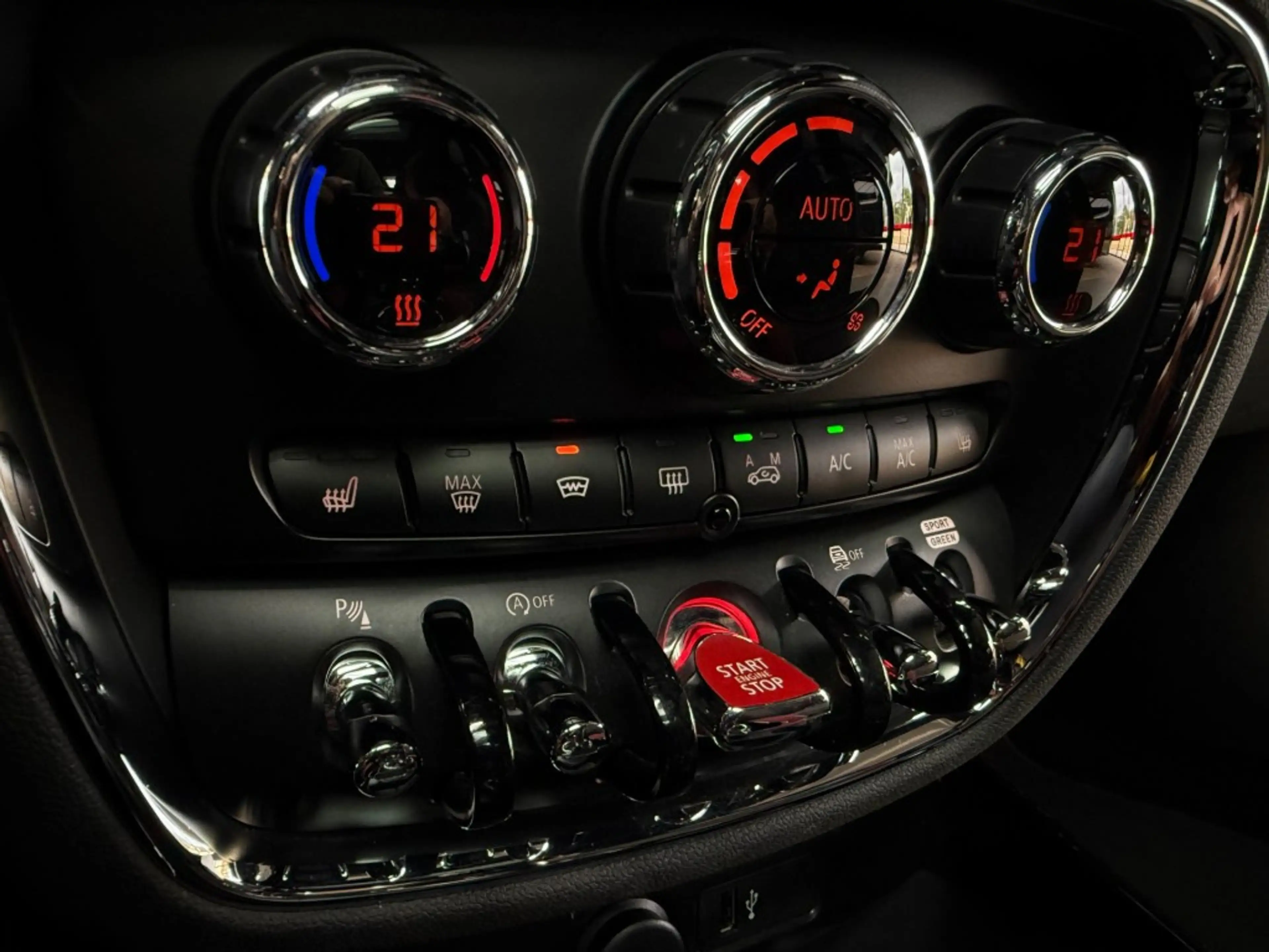 MINI John Cooper Works Clubman Clubman Jhon cooper works All4 Acc 231pk pano head — photo 5