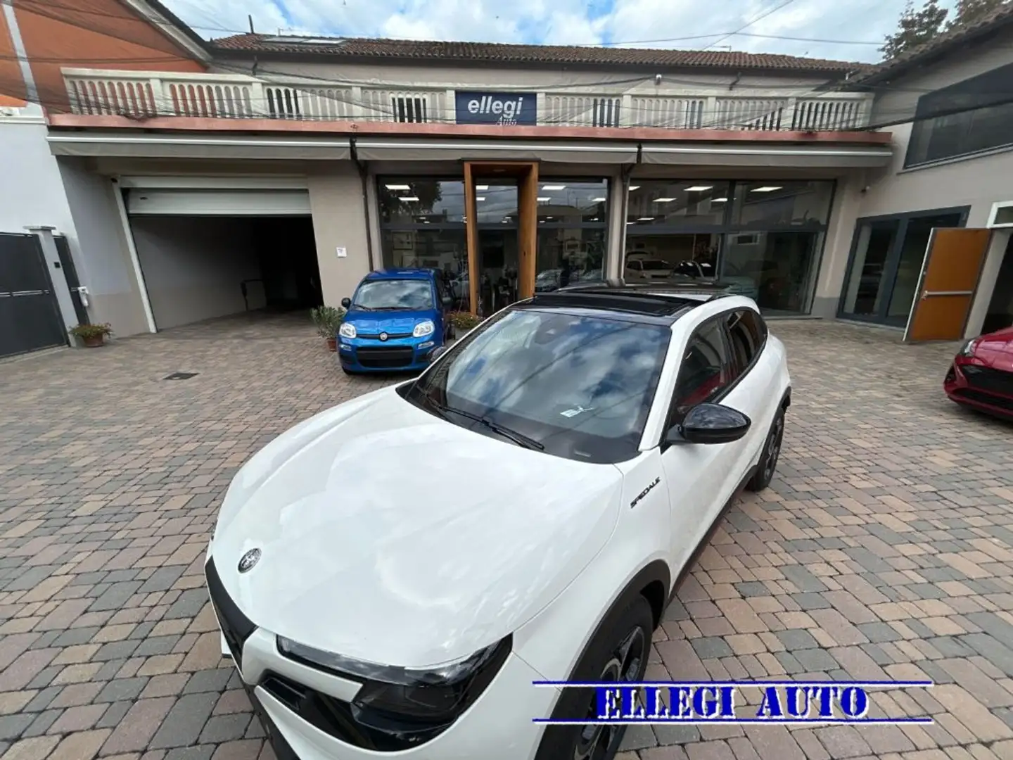 Alfa Romeo Junior PROMO FIN.1.2 145 CV Hybrid eDCT6 Speciale KM 0 Bianco - 2
