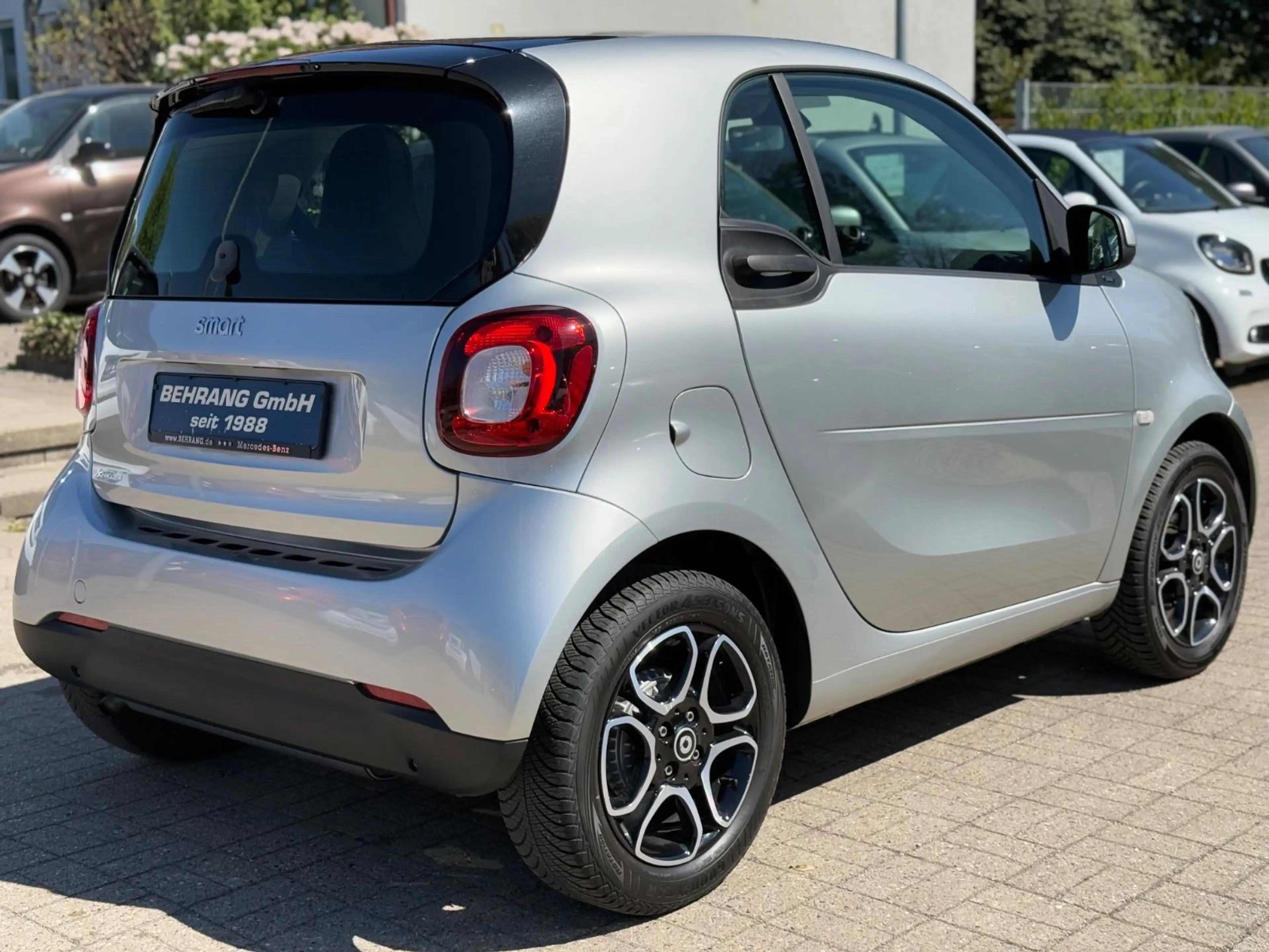 smart forTwo *PRIME*SITZHEIZUNG*LEDER*PANORAMA*1.HAND* — photo 3