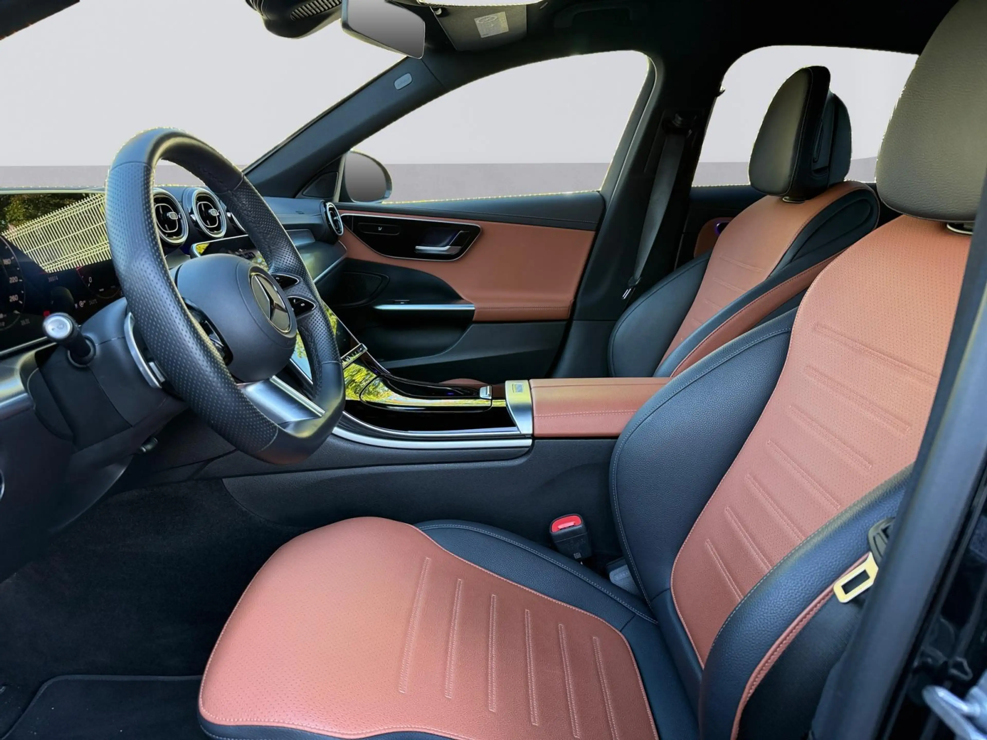 Mercedes-Benz C 180 AMG Line — photo 11
