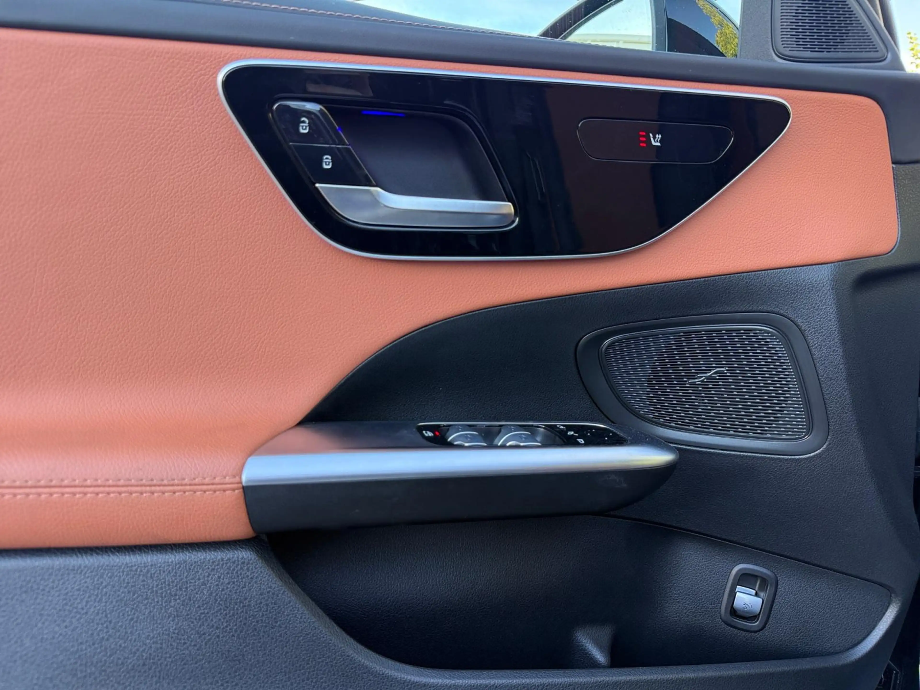 Mercedes-Benz C 180 AMG Line — photo 10