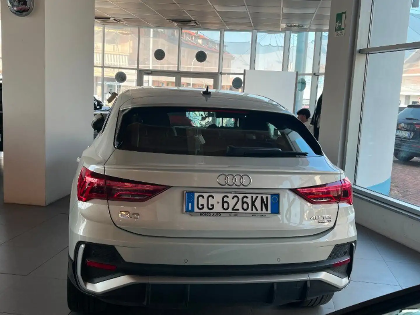 Audi Q3 Q3 SPB 40 TDI quattro S tronic S line edition Zilver - 2