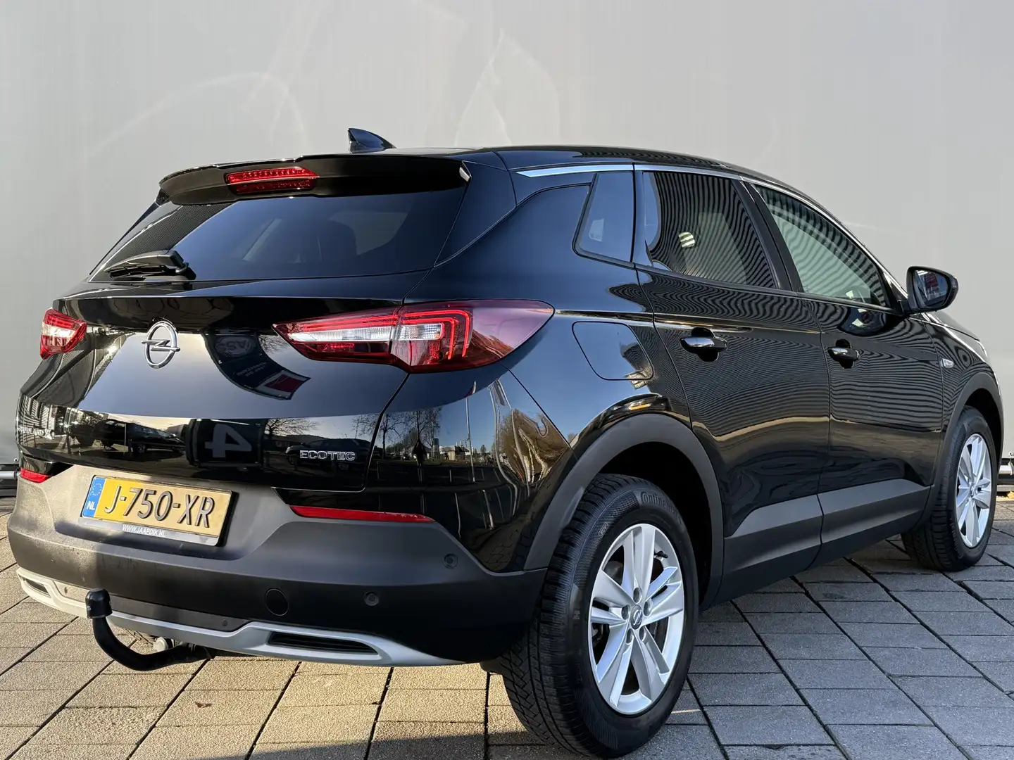 Opel Grandland X BWJ 11-2020 | 1.2T 131PK Bus Executive | TREKHAAK Schwarz - 2