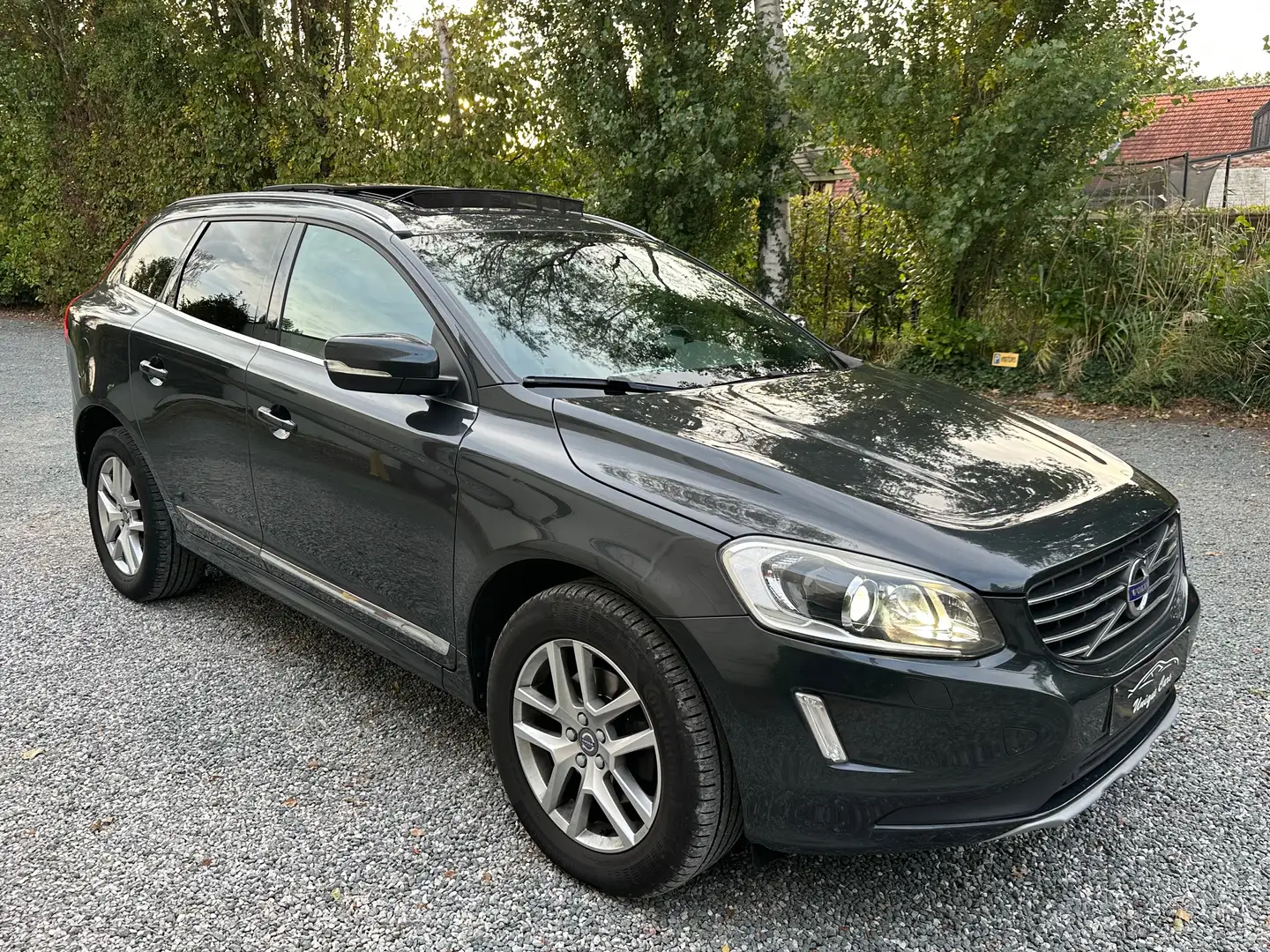 Volvo XC60 XC60 D3 Geartronic Pano Xenon Camera Euro6B Clean Schwarz - 2