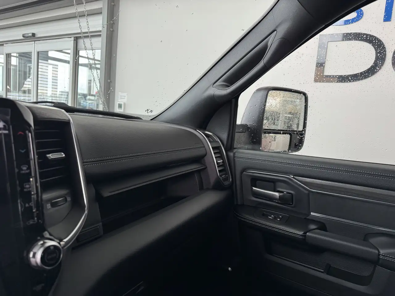 RAM 3500 снимка RAM 3500