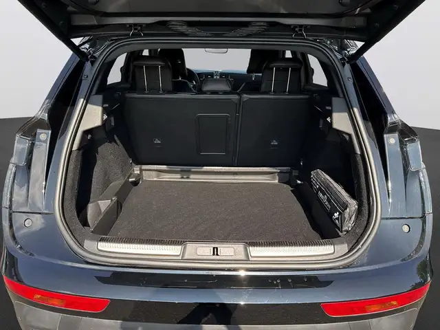 DS Automobiles DS 7 view 8