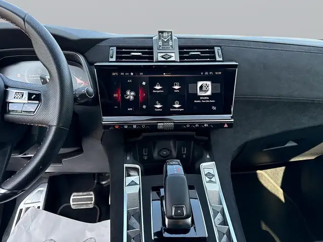 DS Automobiles DS 7 view 13