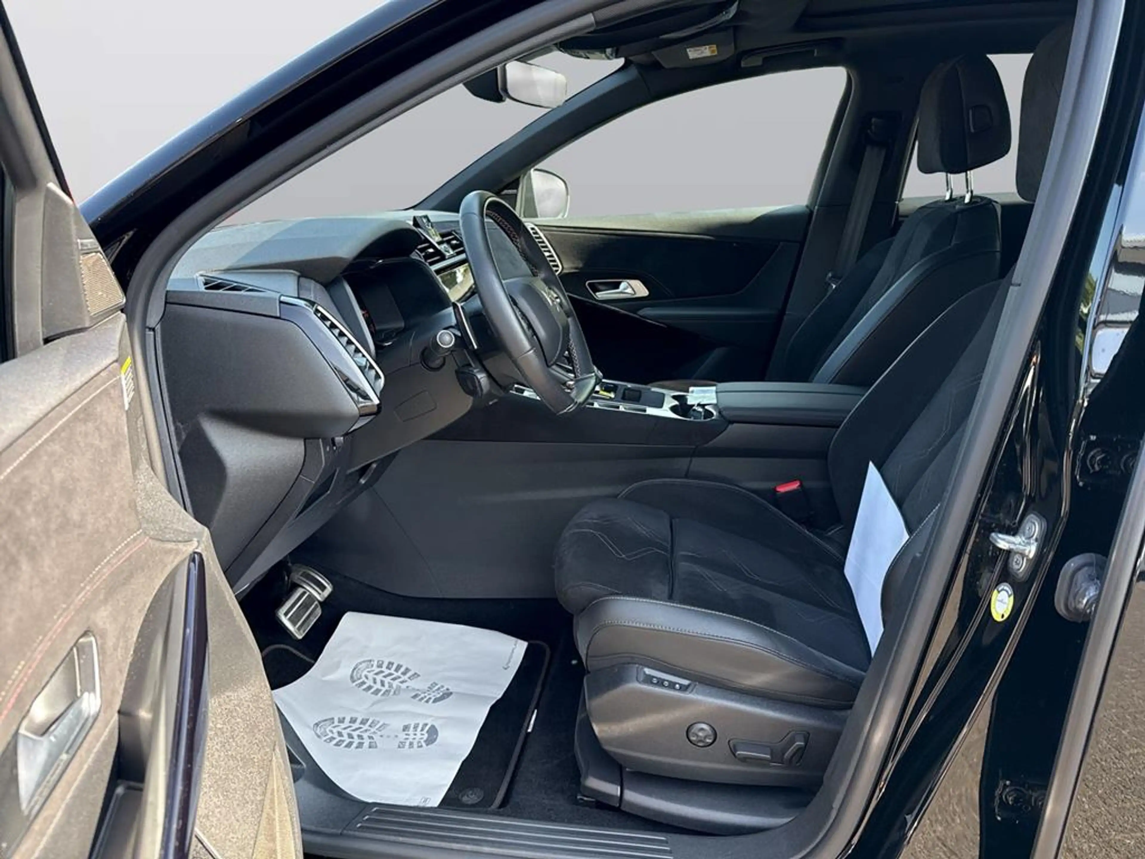 DS Automobiles DS 7 Performance Line + — photo 12