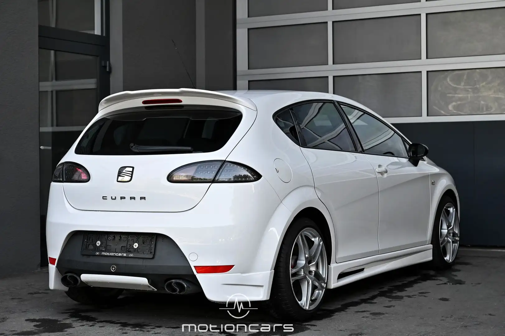 SEAT Leon 2.0 TSI Cupra Pickerl NEU Beyaz - 2