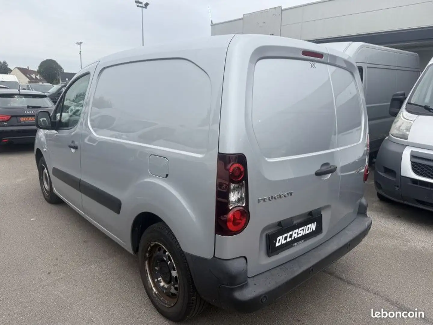 Peugeot Partner STANDARD 1.6 VTI 98CH PREMIUM Gris - 2