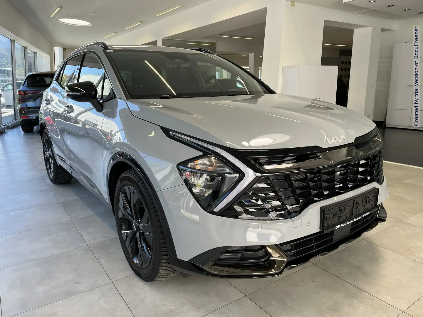 Kia Sportage Anniversary Edition 4WD AT Grau - 2