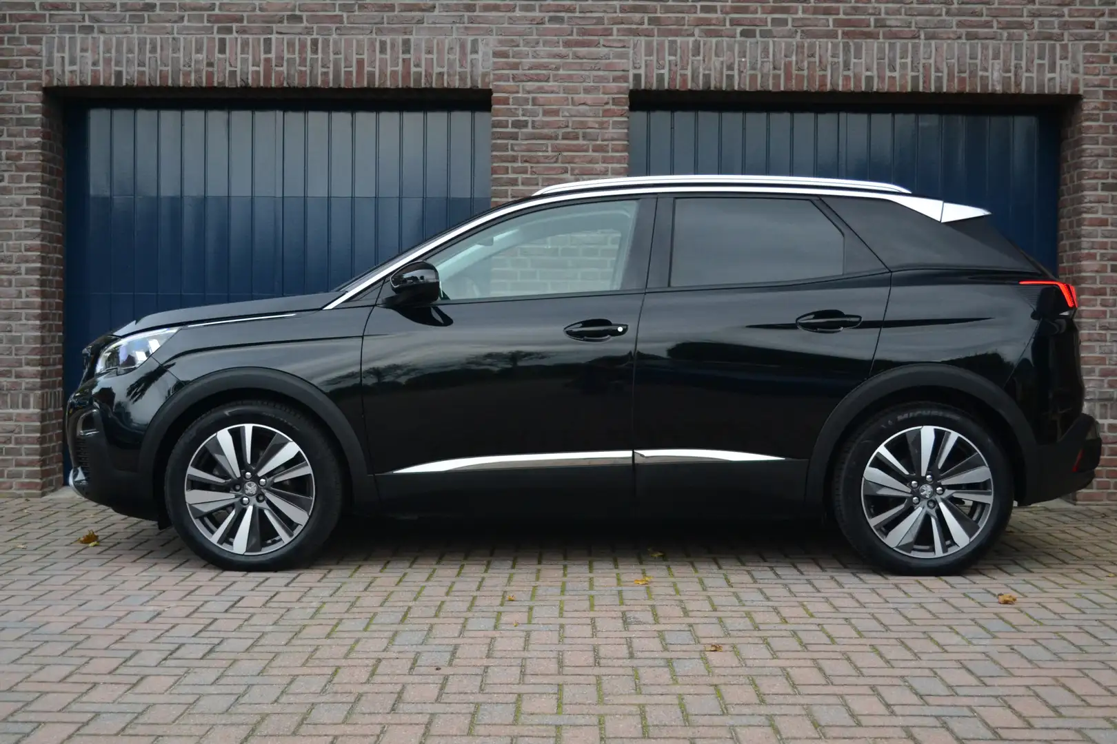 Peugeot 3008 1.2 PureTech Blue Lease Premium | Trekhaak | Keyle Zwart - 2