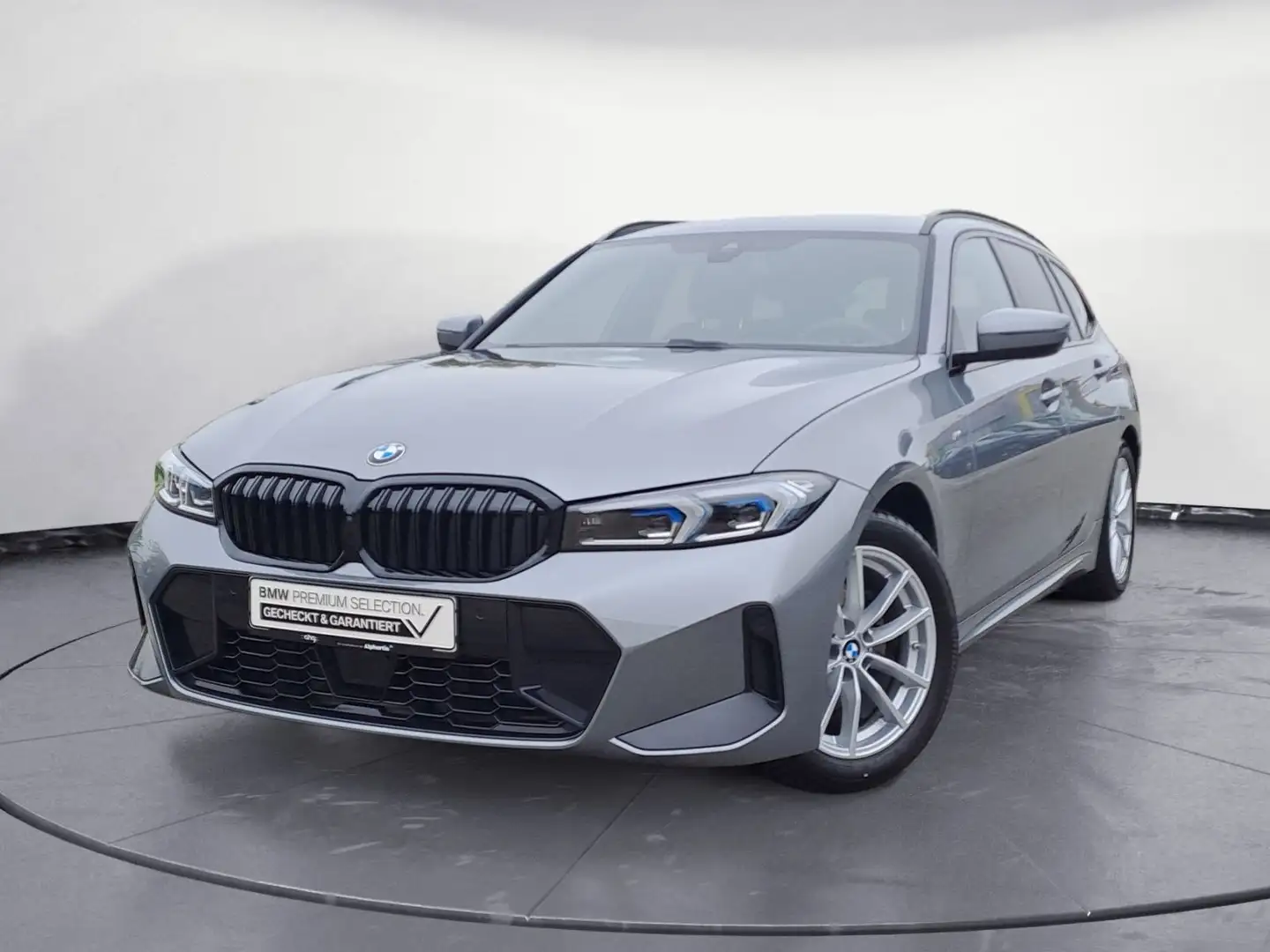 BMW 320 i Touring Sport- Aut. M Sport Navi 360° AHK Grau - 2