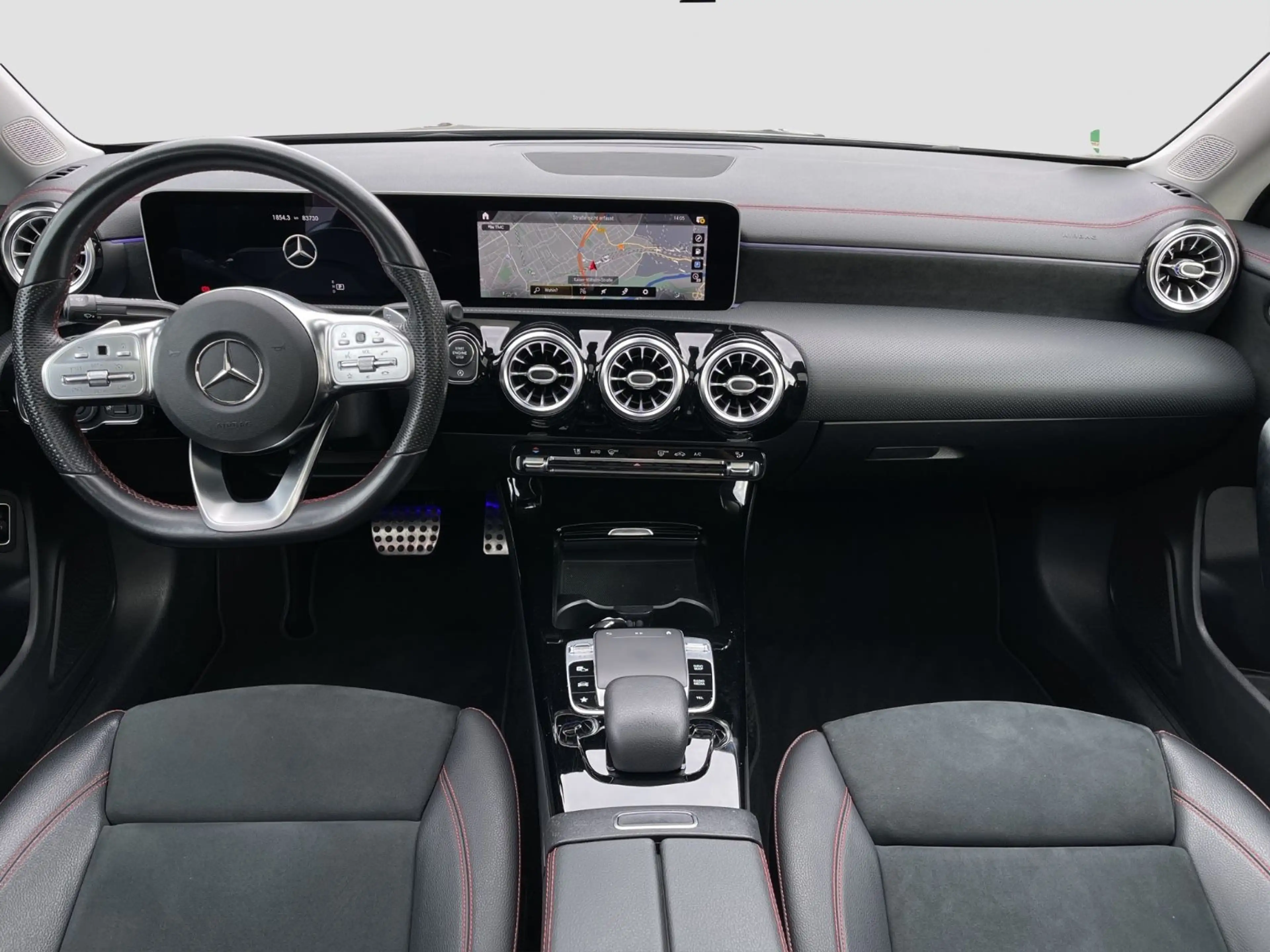 Mercedes-Benz CLA 180 Kamera/Panorama/Night-Paket/ AMG Line — photo 13
