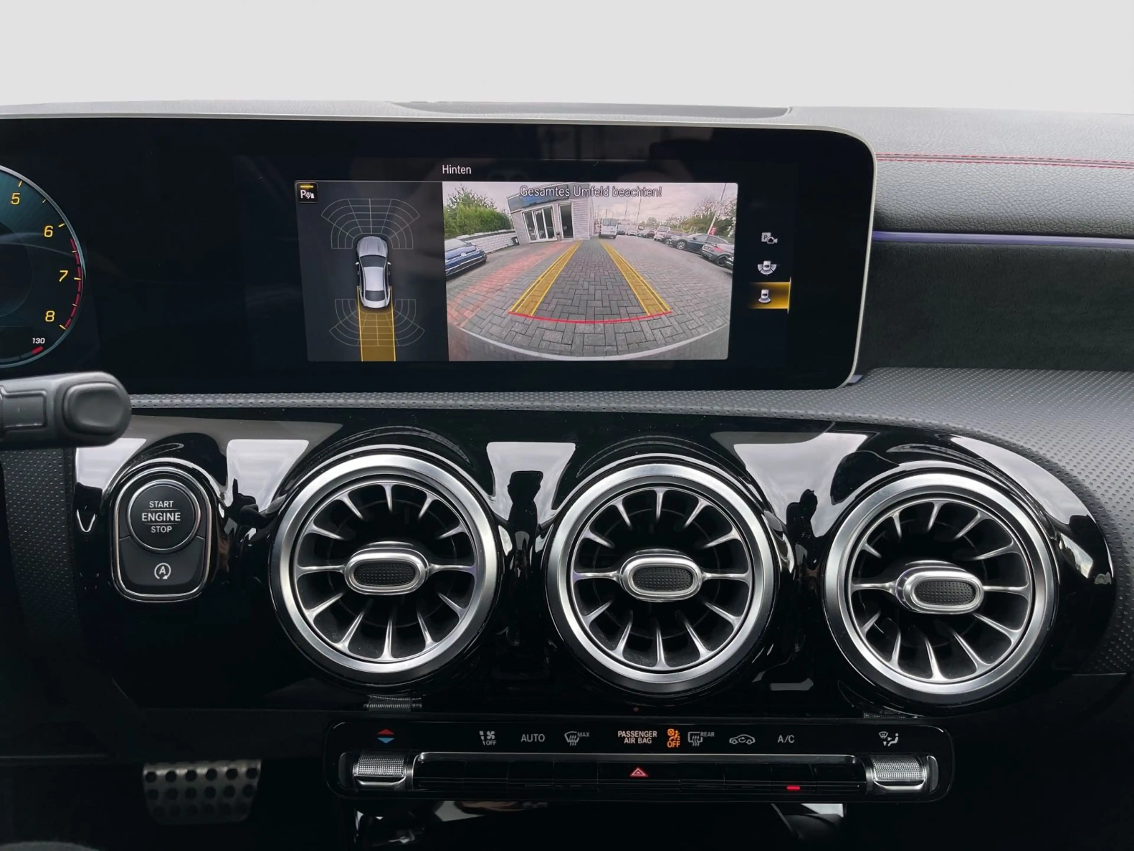 Mercedes-Benz CLA 180 Kamera/Panorama/Night-Paket/ AMG Line — photo 14