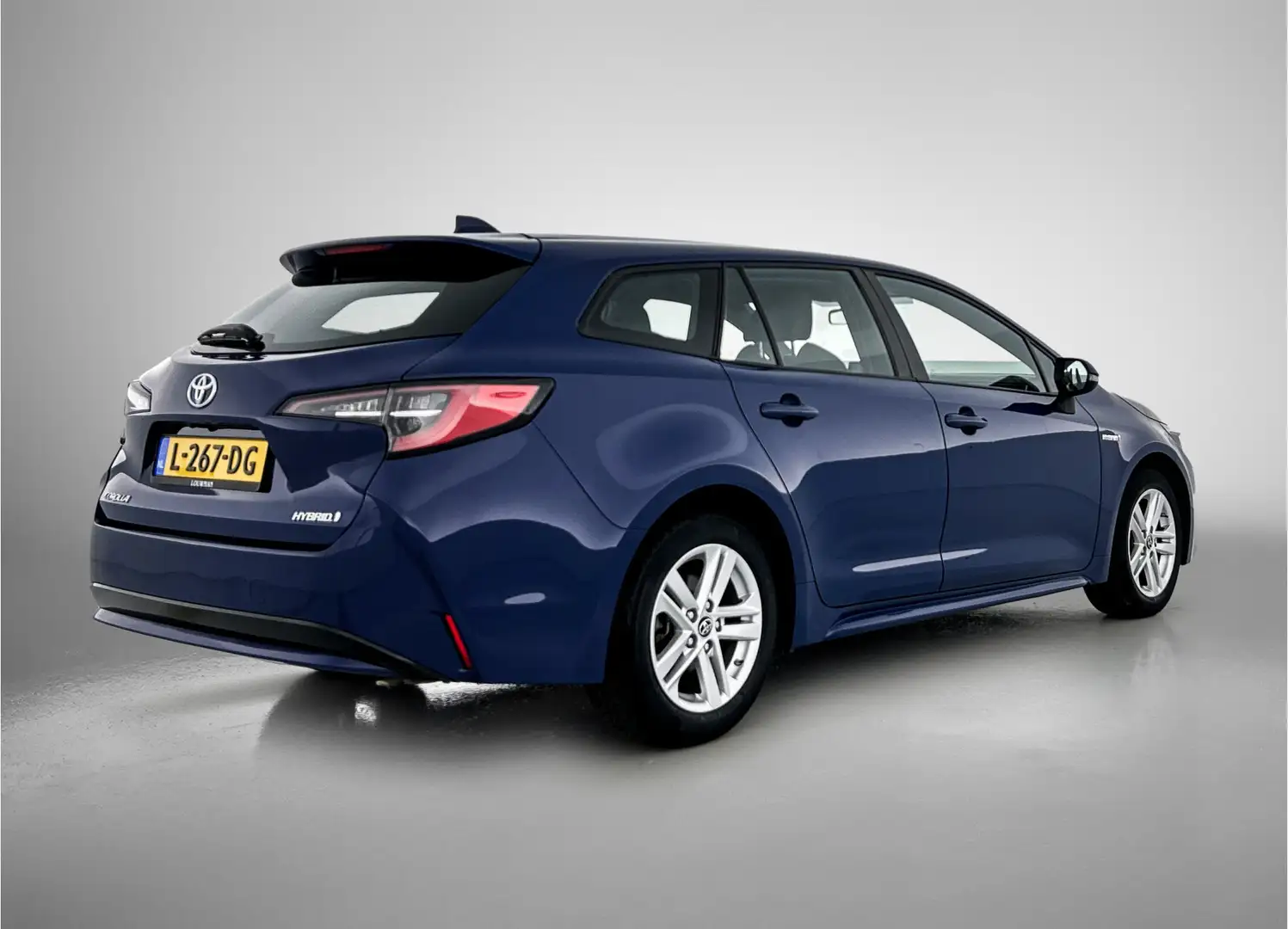 Toyota Corolla Touring Sports 1.8 Hybrid Active Limited Blauw - 2